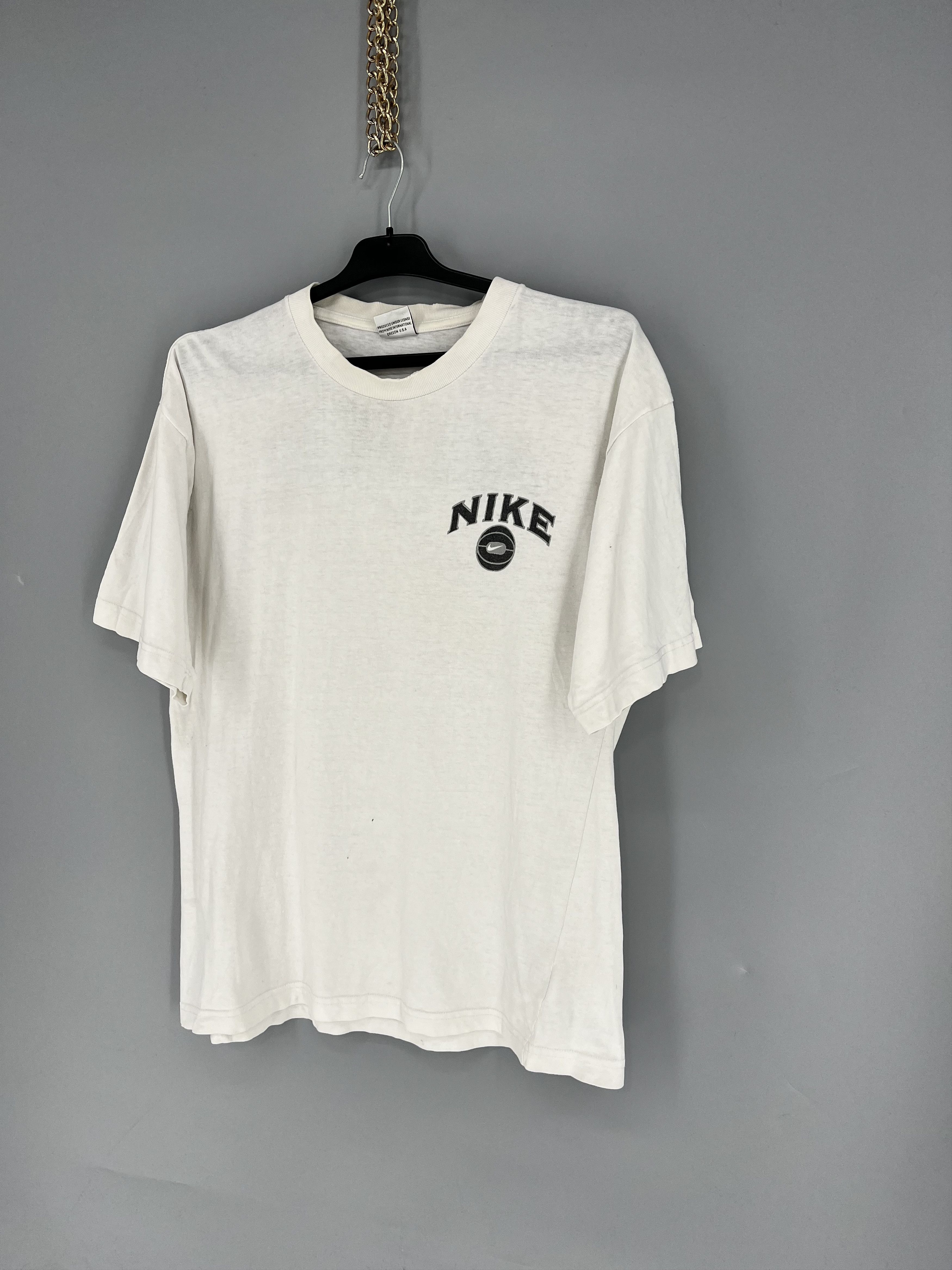 Nike Vintage 90s Nike Basketball T-Shirt Big Swoosh Logo Y2K Size US L / EU 52-54 / 3 - 4 Thumbnail