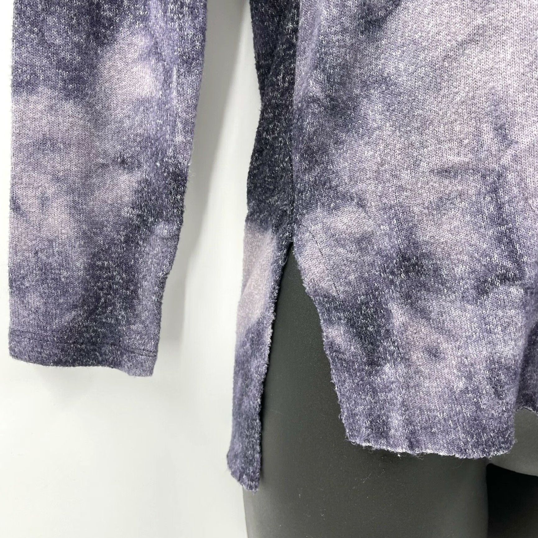 American Eagle Outfitters American Eagle Outfitters Top Womens S Purple Tie Dye Pullover Long Sleeve Viscose Basic Casual Shirt Womens Size S / US 4 / IT 40 - 5 Thumbnail
