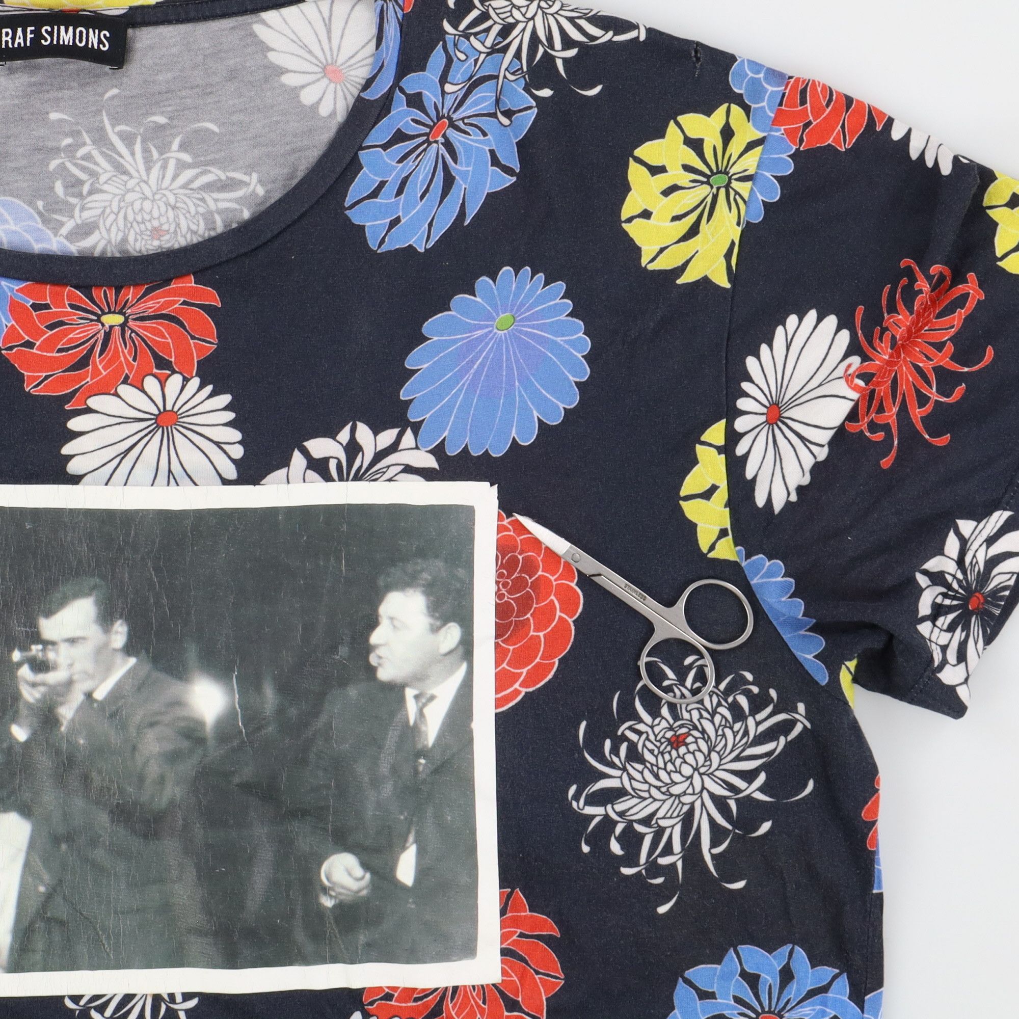 Raf Simons Floral Shoot Print T-Shirt Size US M / EU 48-50 / 2 - 6 Thumbnail
