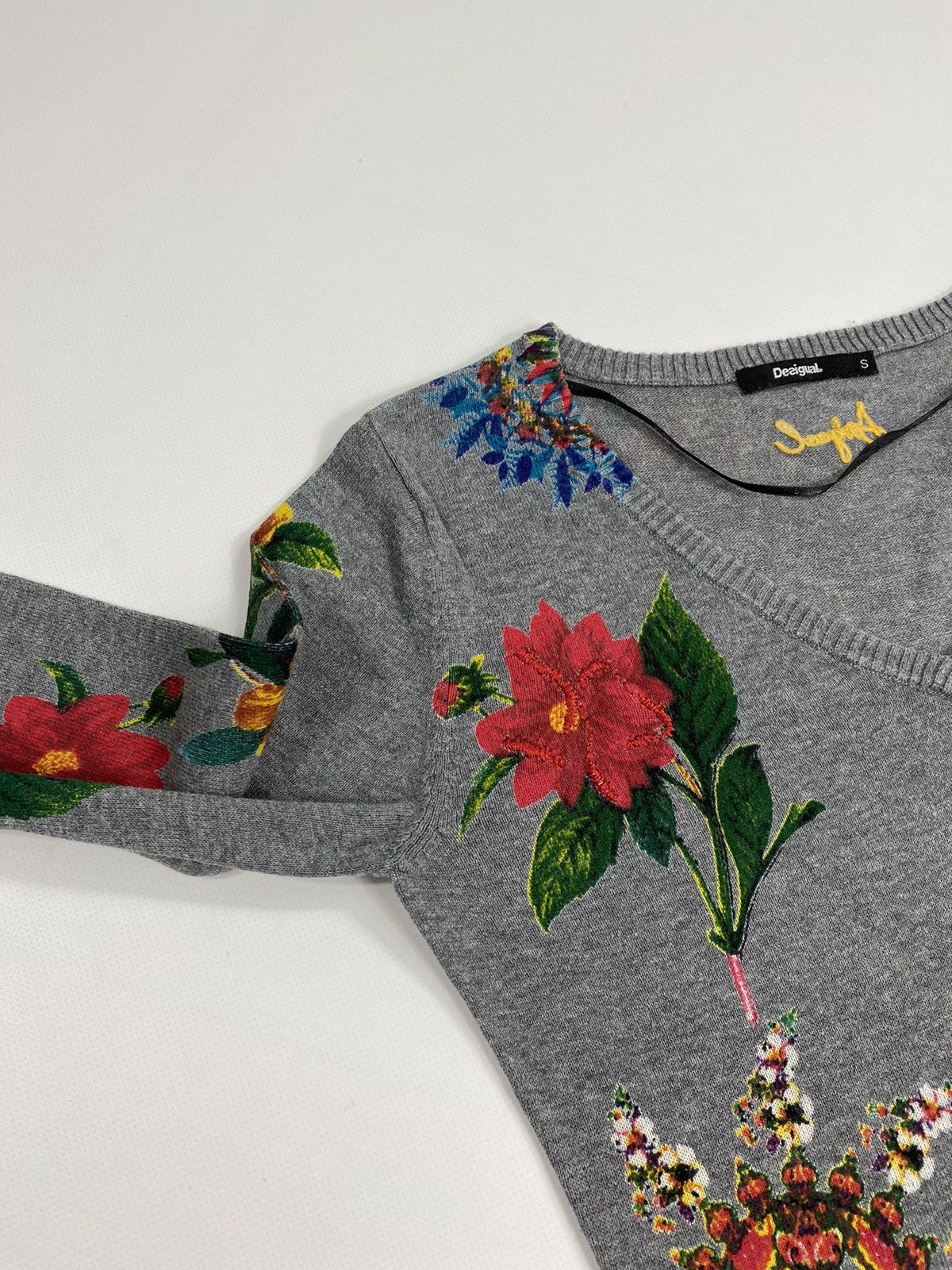 Desigual 🔥LASTDROP🔥Y2K Style Desigual Flowers Multicolor Thin Sweater Size M / US 6-8 / IT 42-44 - 6 Thumbnail