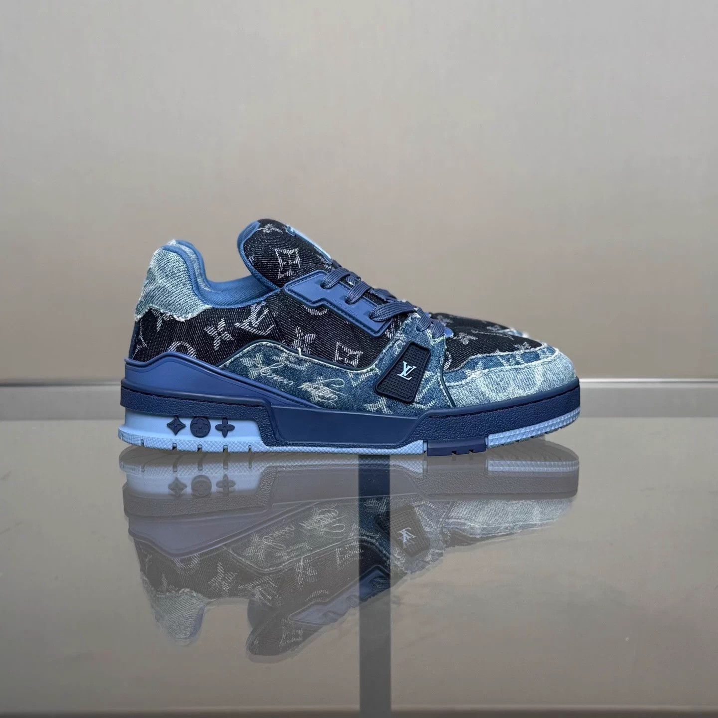Louis Vuitton LV Trainer Distressed Blue Denim Monogram UK5.5 99 Size US 6.5 / EU 39-40 - 3 Thumbnail