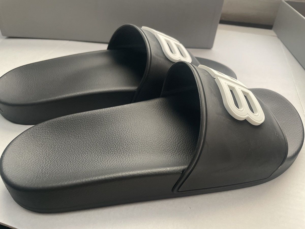 Balenciaga BB pool slides Rubber/ BB injection Size US 9 / IT 39 - 9 Thumbnail