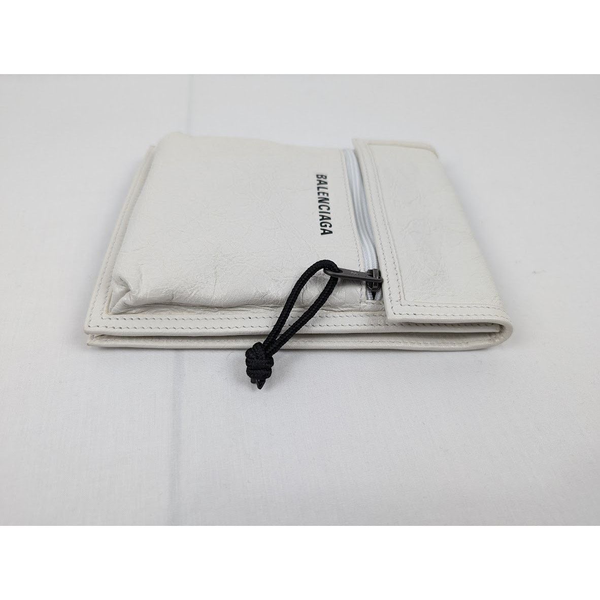 Balenciaga o1rshd1 Size: OS / Arena Lamb Dr Explorer Pouch Strap White Size ONE SIZE - 7 Thumbnail