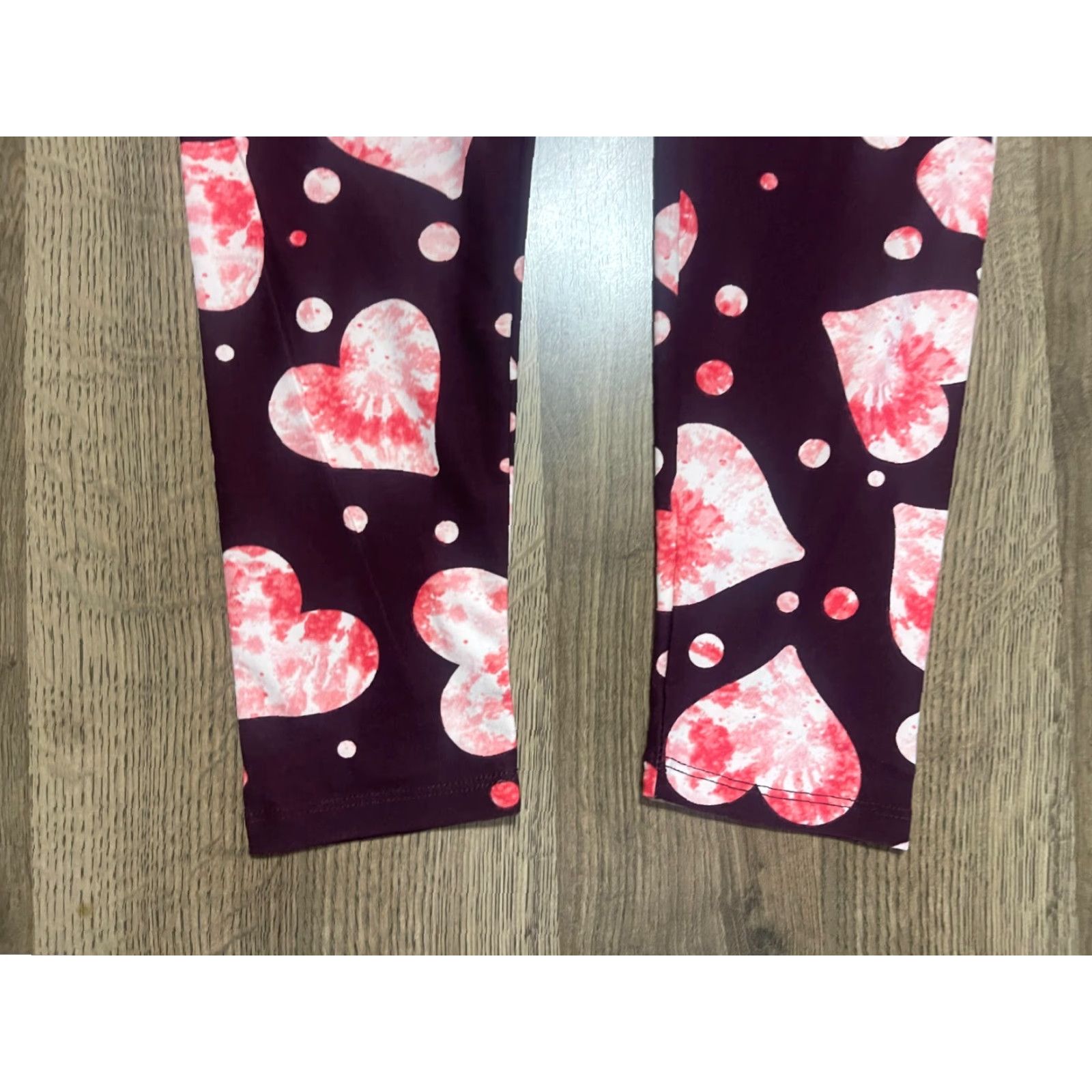Vintage LuLaRoe Pants Womens One Size Red Pink Heart Pull On Skinny Leggings Regular Size 42" / US 20 - 5 Thumbnail