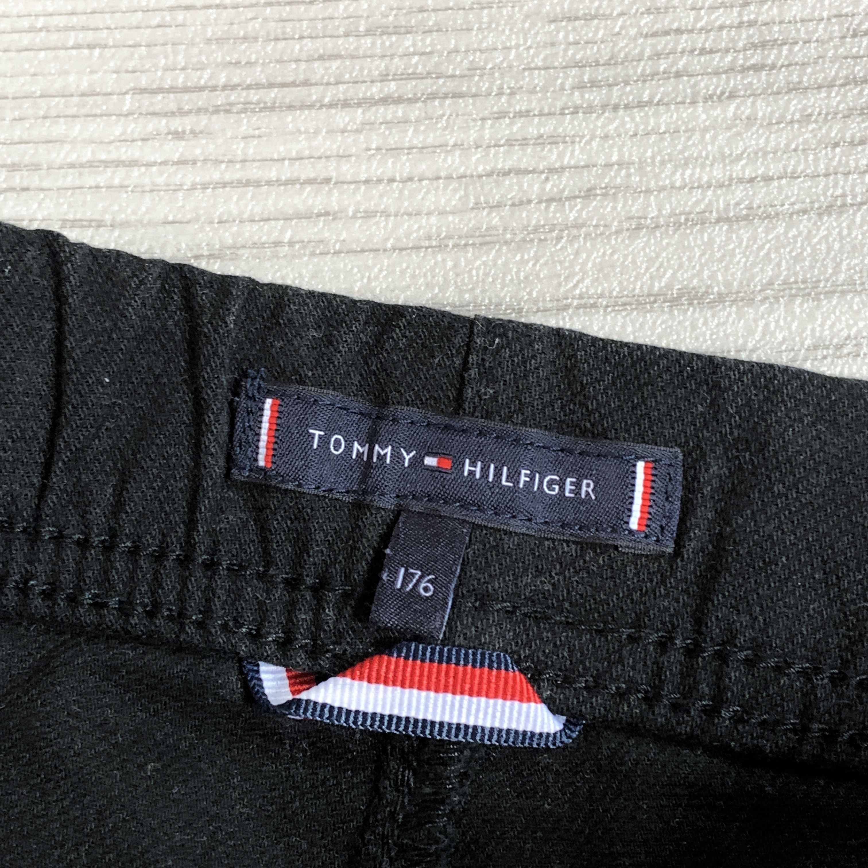 Tommy Hilfiger Tommy Hilfiger Black Casual Jogger Embroidered Logo Pants Size US 30 / EU 46 - 12 Thumbnail