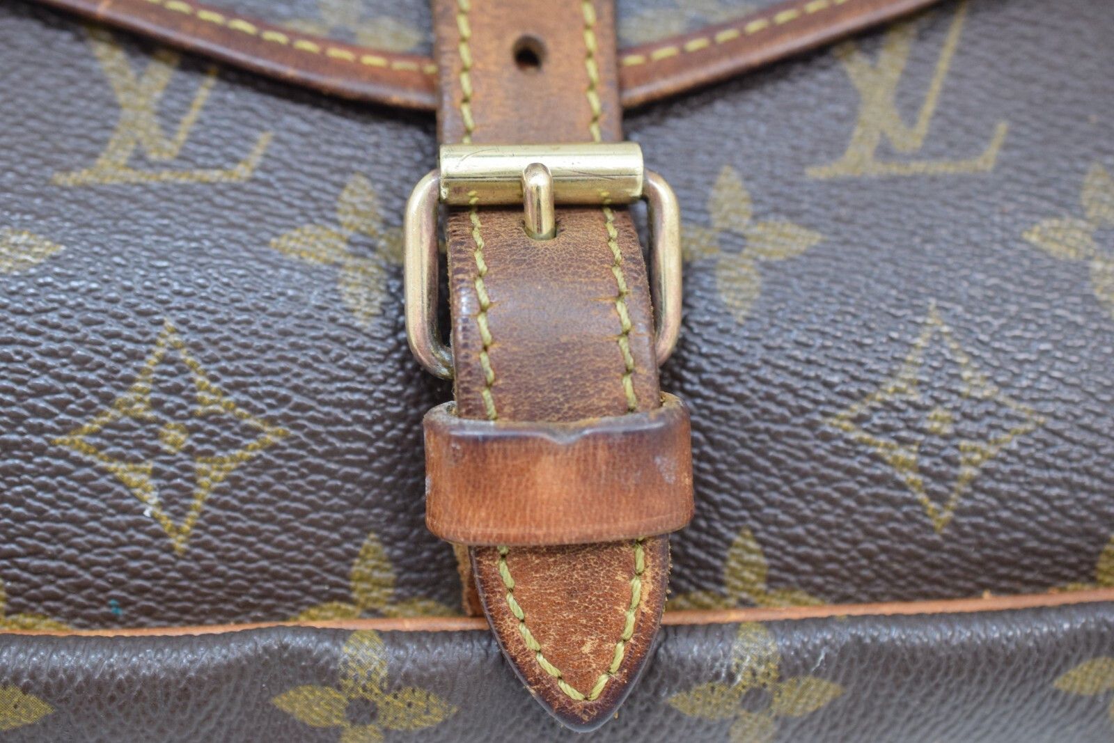 Louis Vuitton LV Saumur 30 Crossbody Bag Monogram Canvas M42256 Size ONE SIZE - 11 Thumbnail