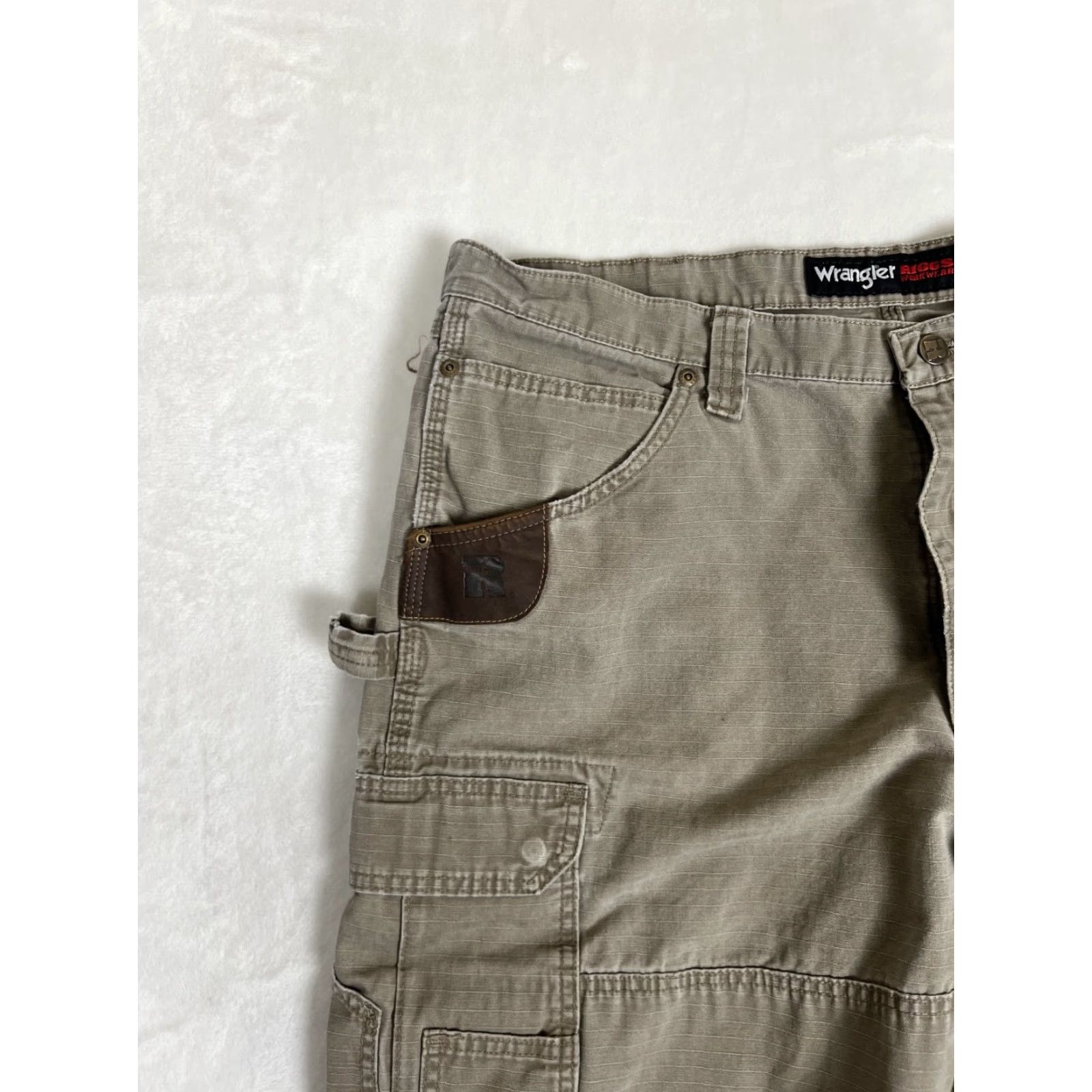 Wrangler VINTAGE Wrangler RIGGS Workwear Cargo Pants Mens 32x30 Beige Stain 90s Grunge Logo Size US 32 / EU 48 - 4 Thumbnail