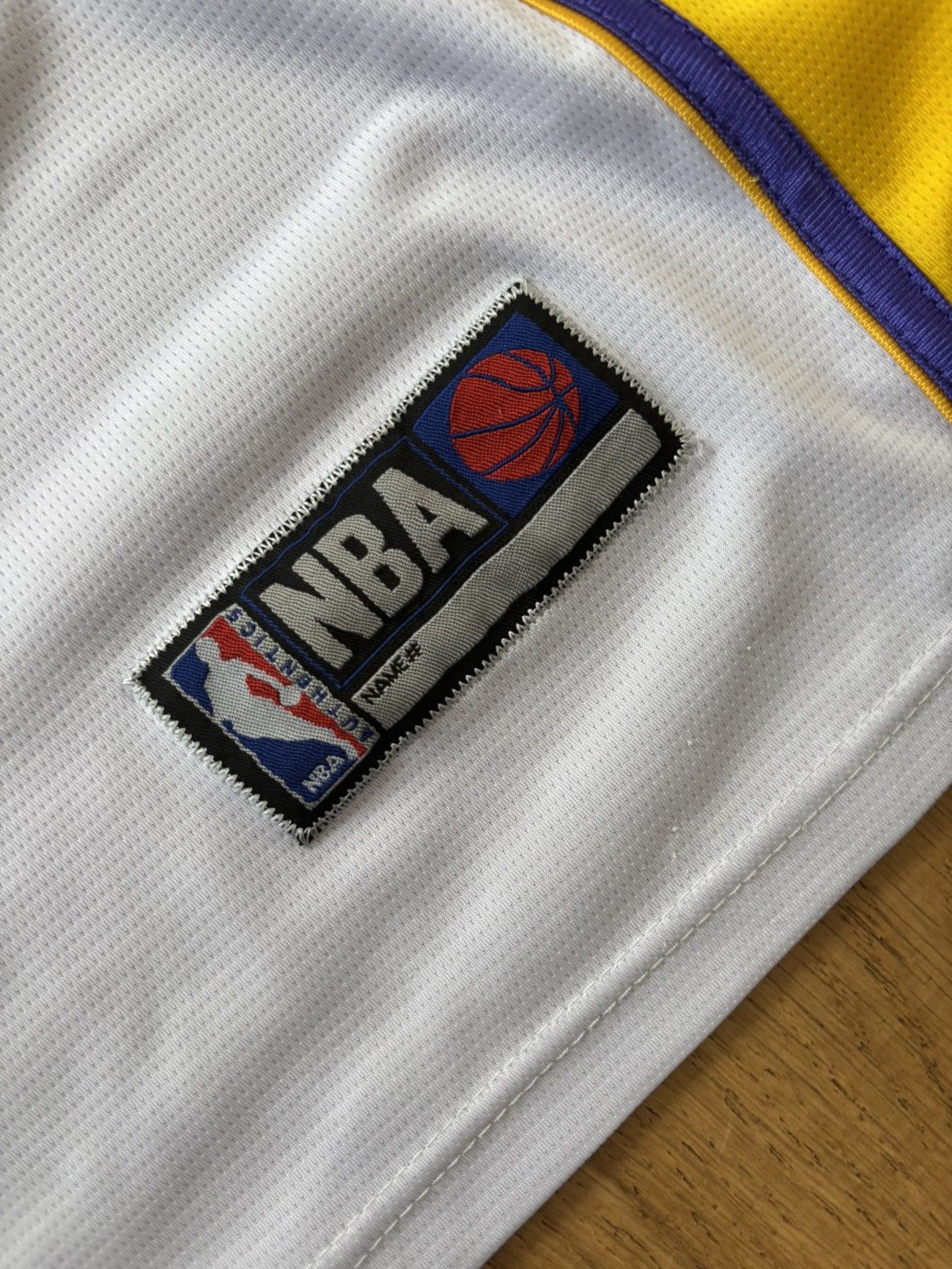 NBA × Vintage Distressed LA lakers jersey Size US M / EU 48-50 / 2 - 3 Thumbnail