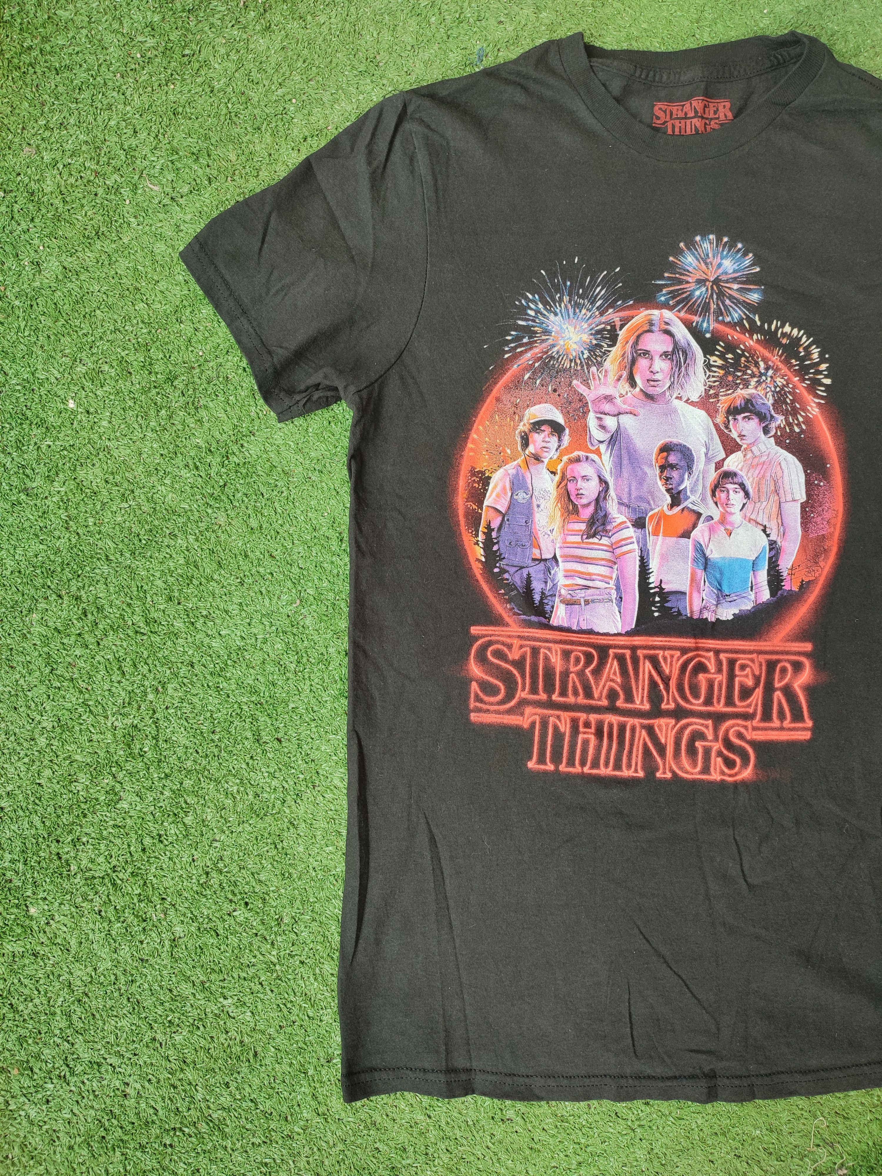 Vintage 💥 Y2K 💥 RARE STRANGER THINGS MOVIE TEE Size US S / EU 44-46 / 1 - 3 Thumbnail
