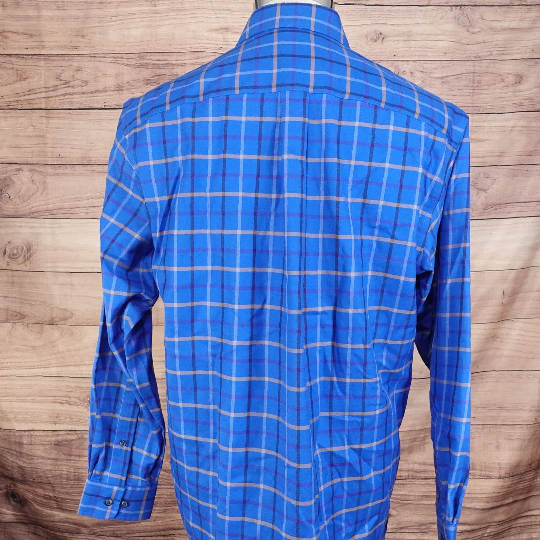 Jos. A. Bank JOS A BANK TRAVELER'S COLLECTION BLUE BUTTON DOWN SHIRT MENS SZ M Size US M / EU 48-50 / 2 - 4 Thumbnail