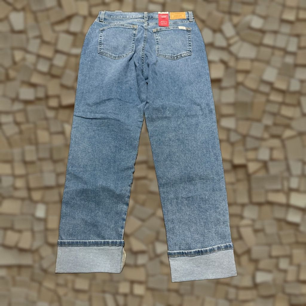 Levi's VINTAGE Levi's Jeans Women's Size 4 Blue Denim Mid Rise Boyfriend NWT Regular 5-Pocket Design Mens Girls Size 27" / US 4 / IT 40 - 1 Thumbnail