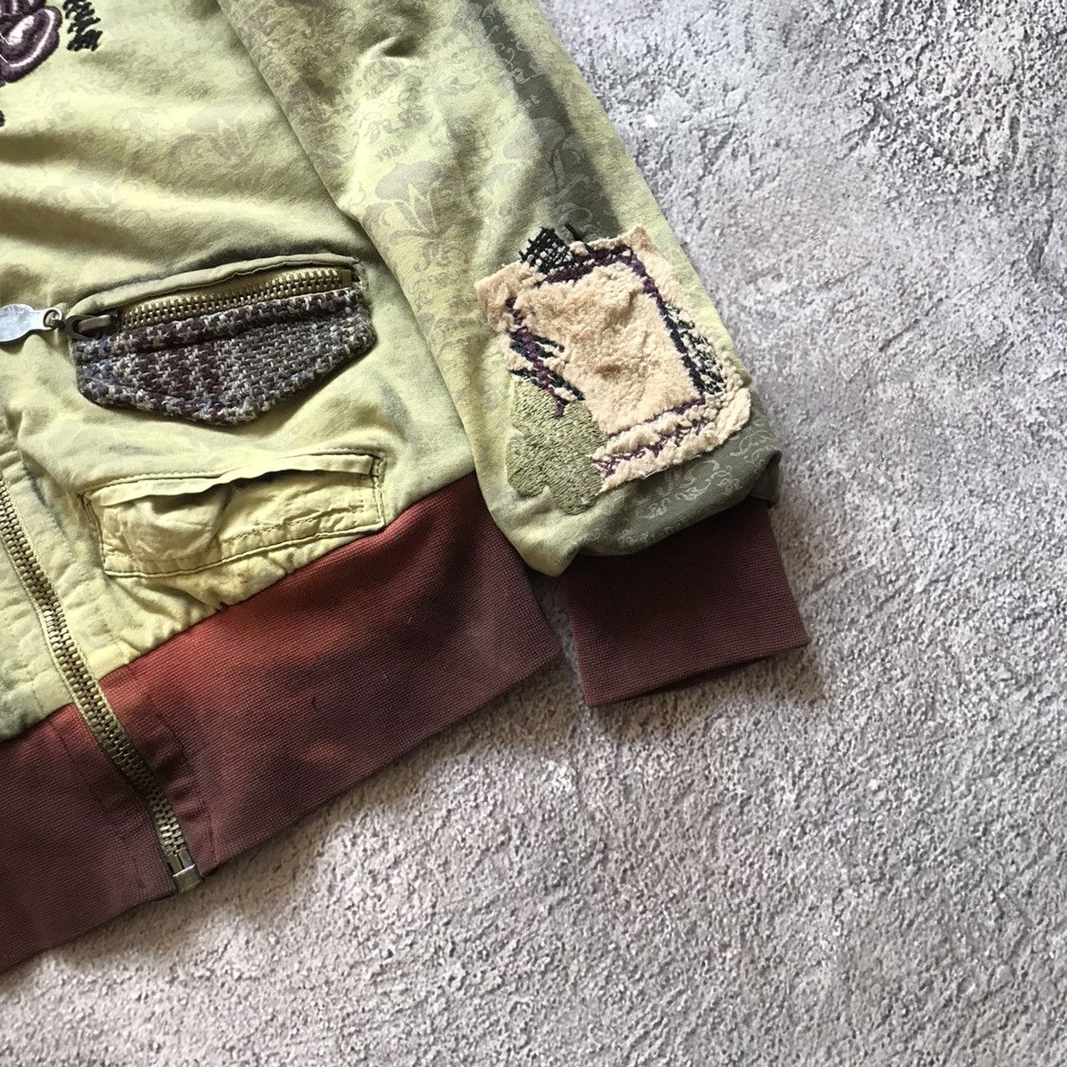 Vintage Vintage Y2K Distressed Bomber Jacket Abstract Graphic Street Size S / US 4 / IT 40 - 4 Thumbnail