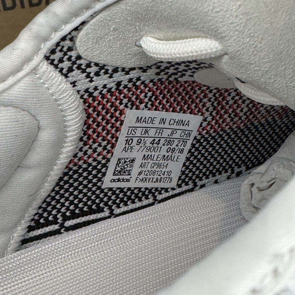 Adidas × Yeezy Adidas Yeezy Boost 350 V2 Zebra Sz 10 NDS Size US 10 / EU 43 - 8 Thumbnail