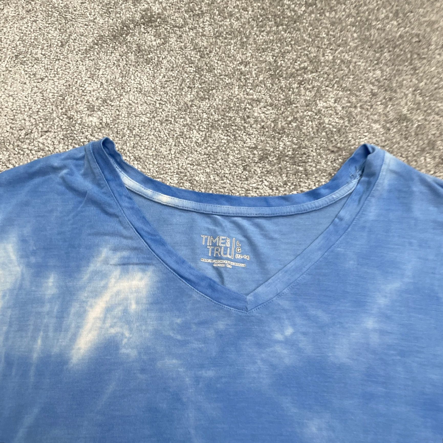 Vintage Time And Tru Tie-Dye T-Shirt Womens Large Blue V-Neck Short Sleeve Casual Tee Size L / US 10 / IT 46 - 3 Thumbnail