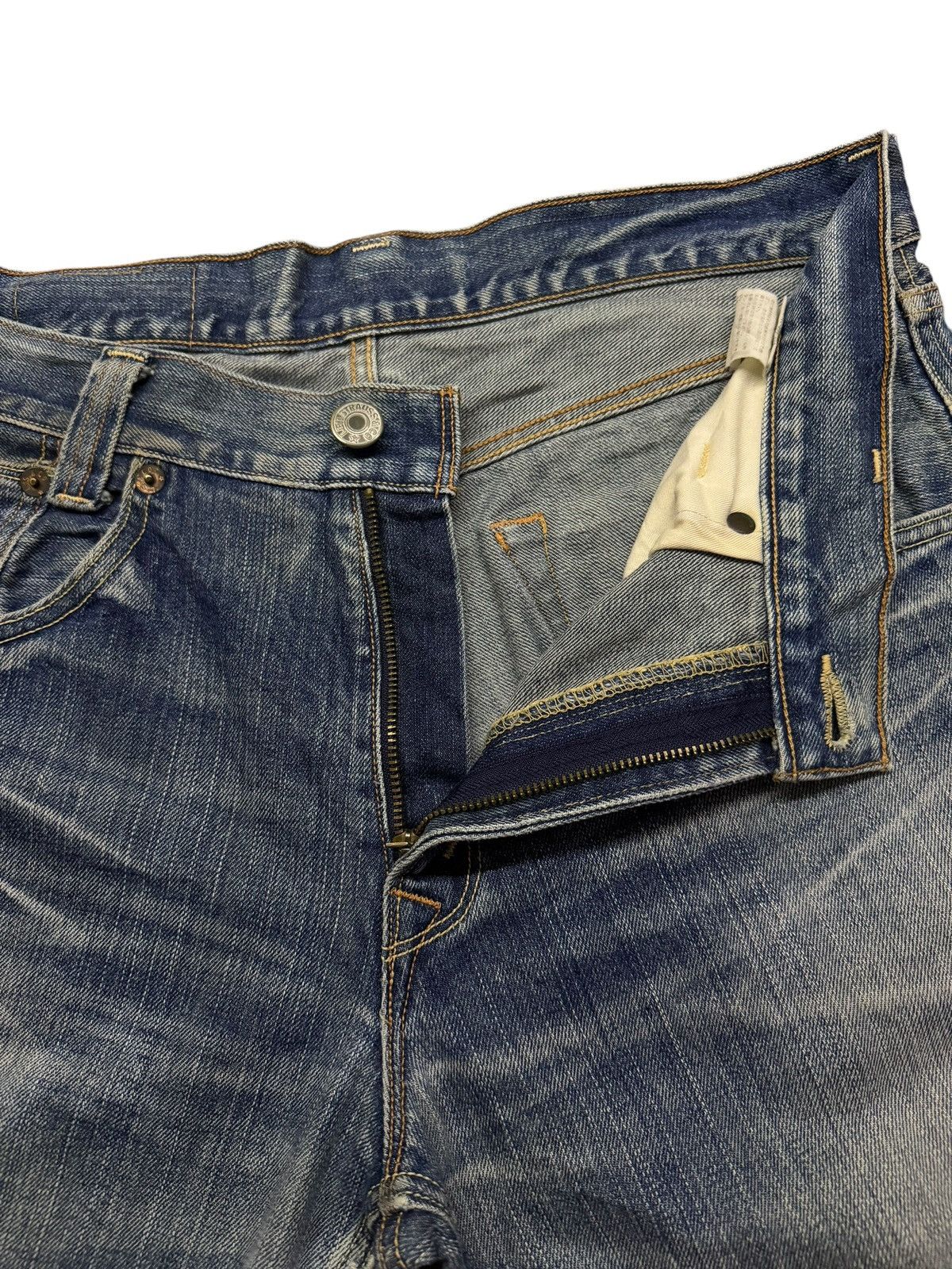 Levi's Vintage Levi’s 703 Distressed Denim Jeans | Vintage Fade W36 Size US 36 / EU 52 - 9 Thumbnail