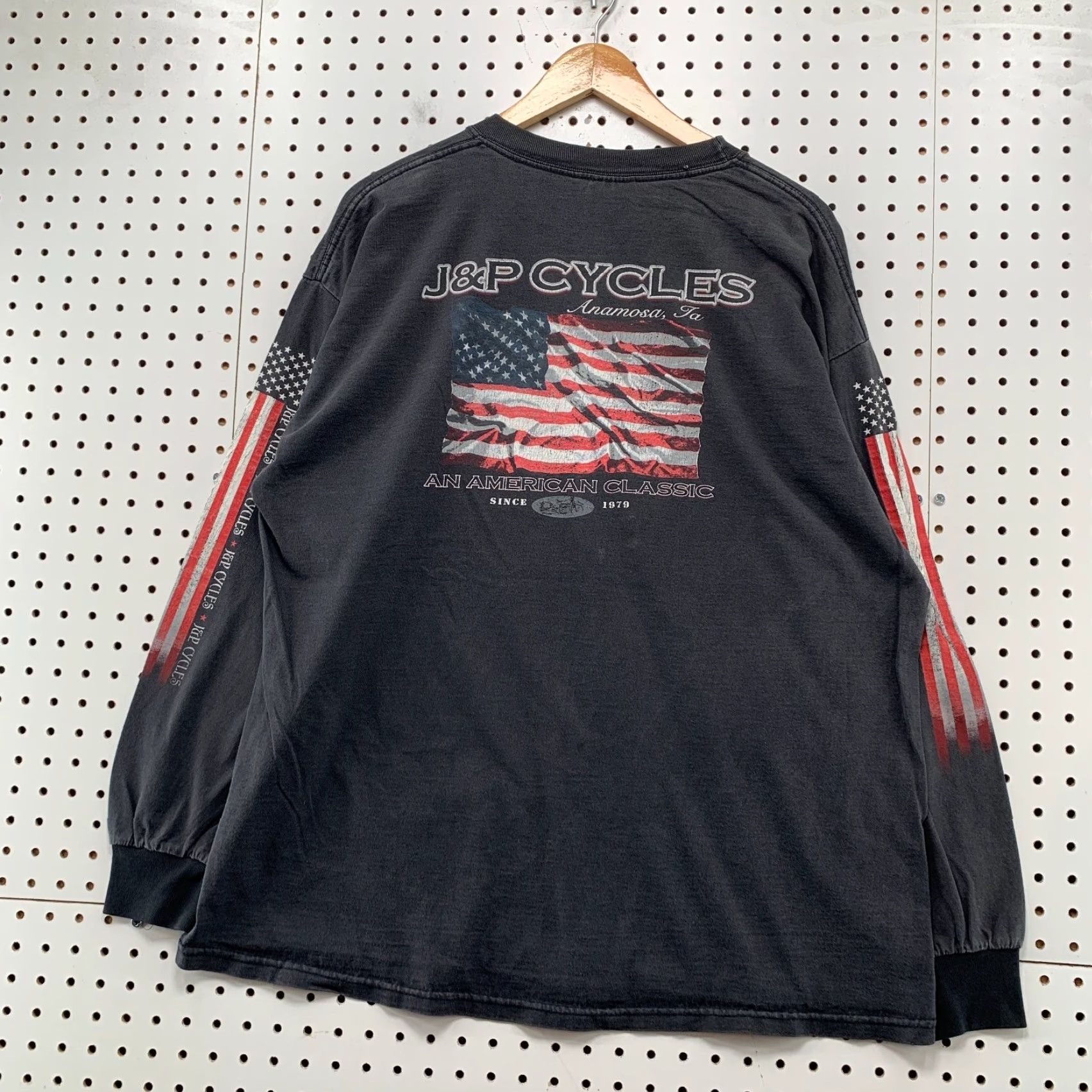 Gildan VINTAGE J&P Cycles Skull USA Flag T Shirt Mens XL Black Long Sleeve Crew Neck Cotton T-Shirt Mens XL Skull USA Flag 90s Motorcycle Graphic Size US XL / EU 56 / 4 - 2 Thumbnail