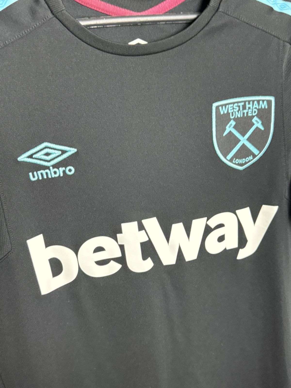 Umbro West Ham United 17/18 Away Lanzini Football Jersey Size US S / EU 44-46 / 1 - 4 Thumbnail