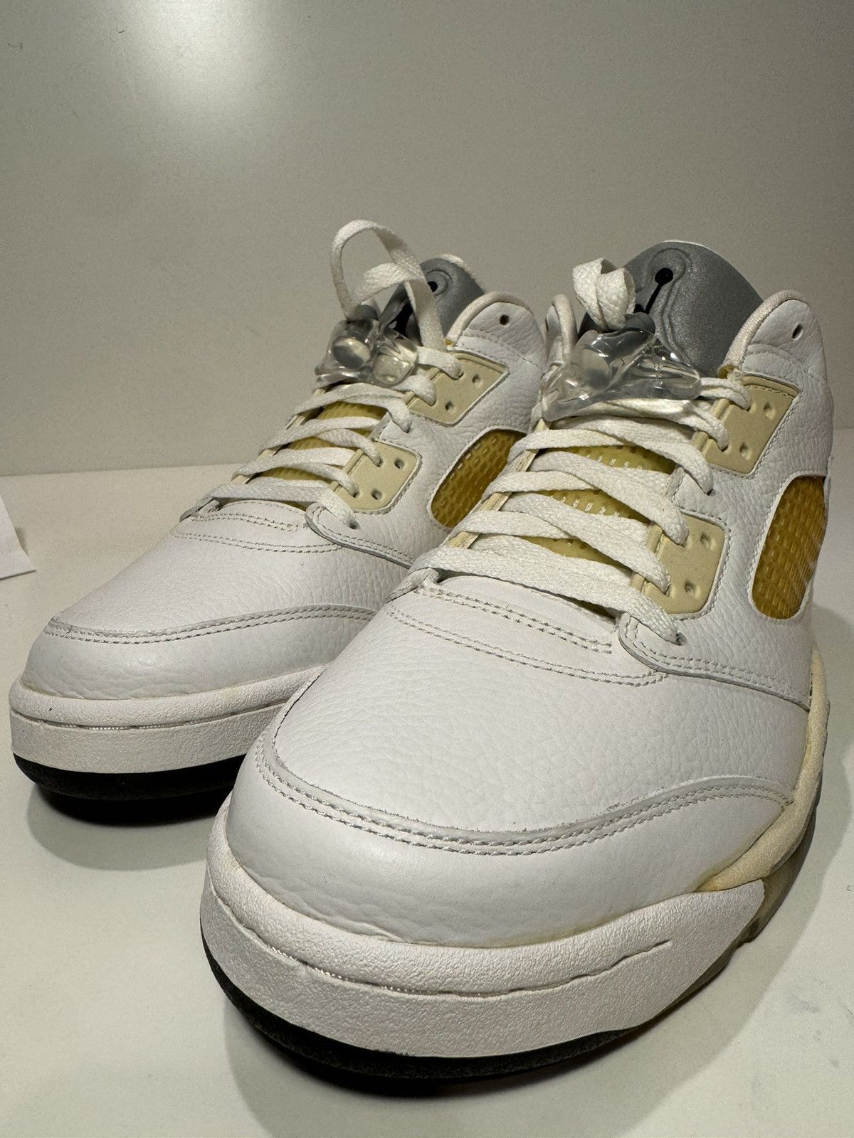 Jordan Brand Nike Jordan Retro 5 White Low Size US 12 / EU 45 - 11 Thumbnail