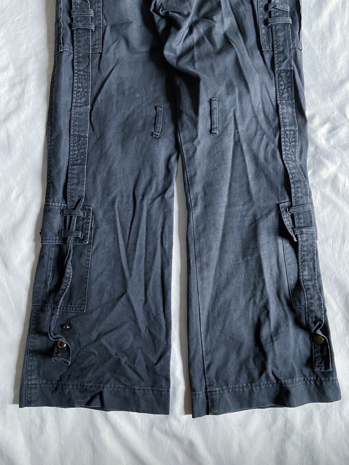 Japanese Brand B.P.N BONDAGE MULTI POCKET FLARED CARGO PANTS Size US 31 - 12 Thumbnail