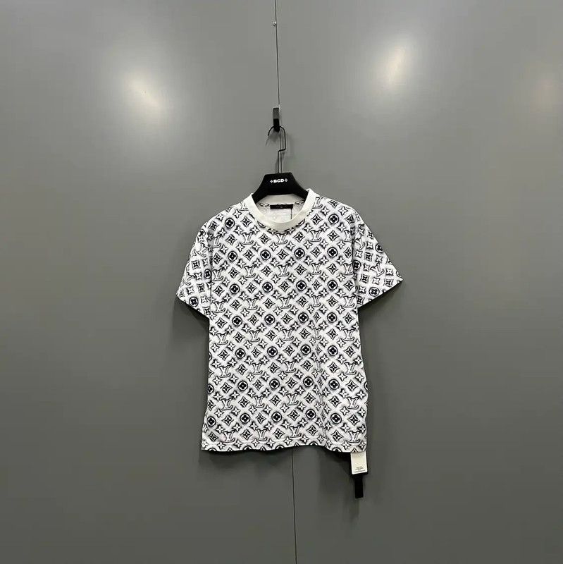 Louis Vuitton Louis Vuitton Logo White Short Sleeve T-Shirt 0089 Size US S / EU 44-46 / 1 - 1 Thumbnail