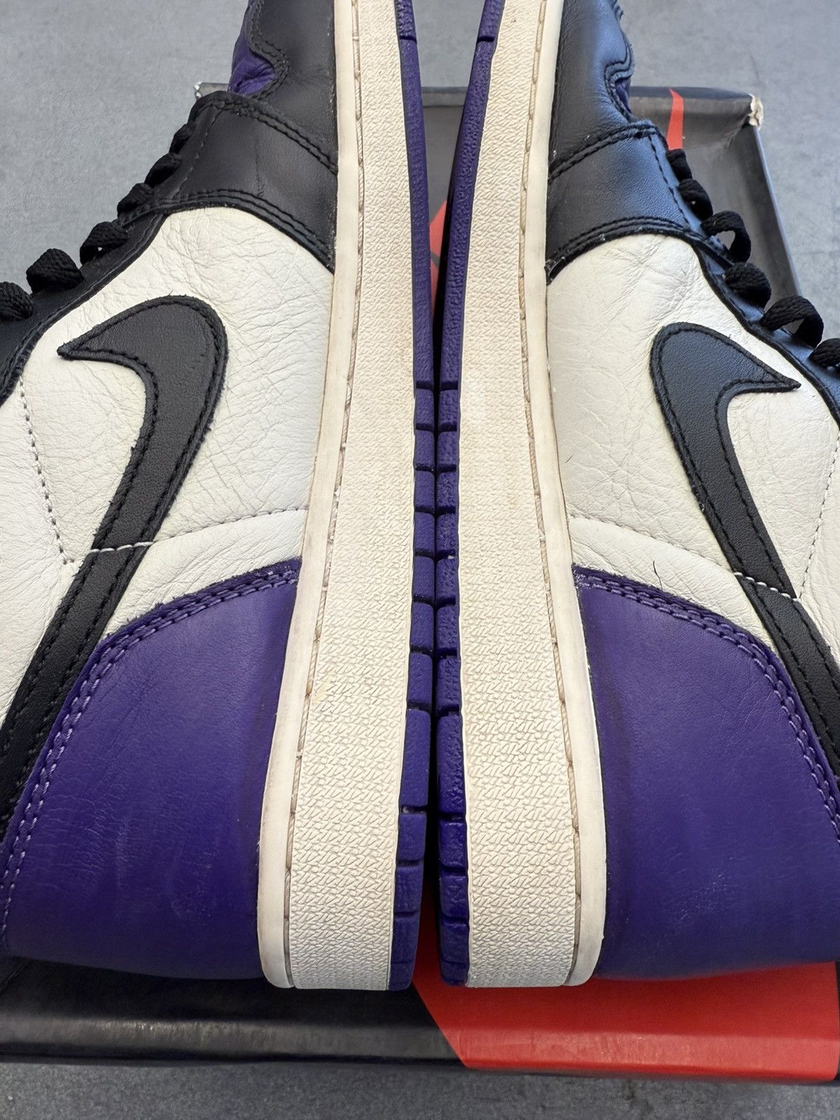 Jordan Brand 2018 Air Jordan 1 Retro High Court Purple Size US 10 / EU 43 - 3 Thumbnail