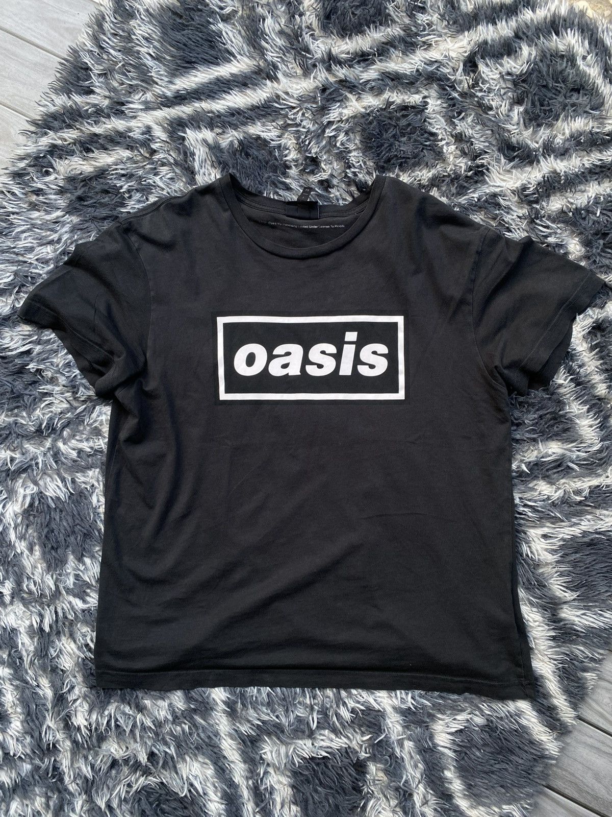H&M Oasis logo box band tees boxy fit Size US XL / EU 56 / 4 - 1 Thumbnail