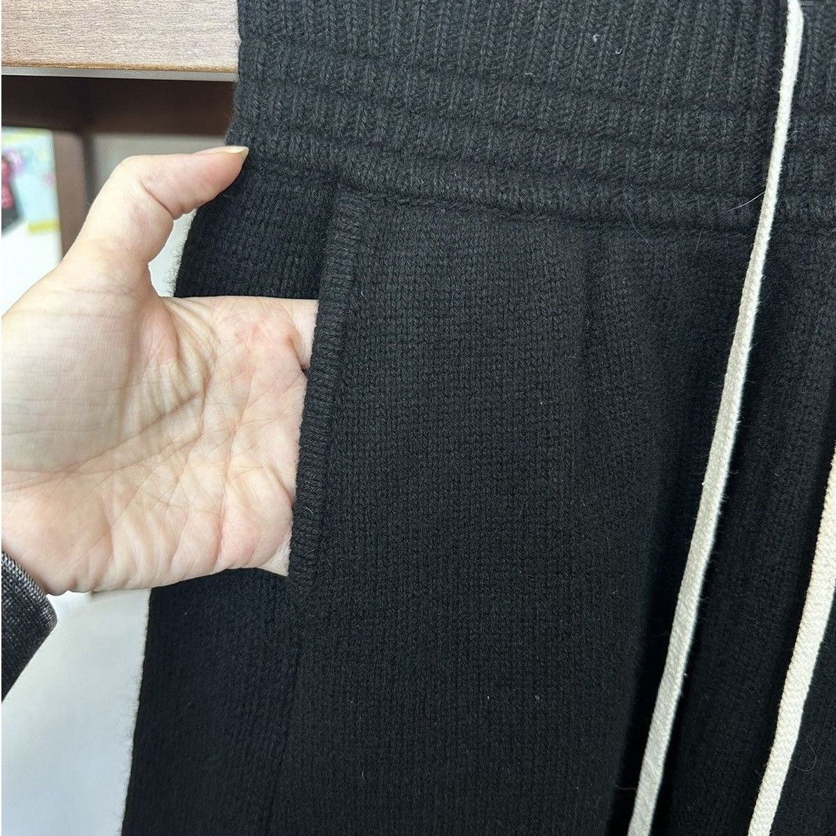 Les Tien Jet Black Cashmere Yacht Shorts size S Hand Knitted in Italy Size US 28 / EU 44 - 4 Thumbnail