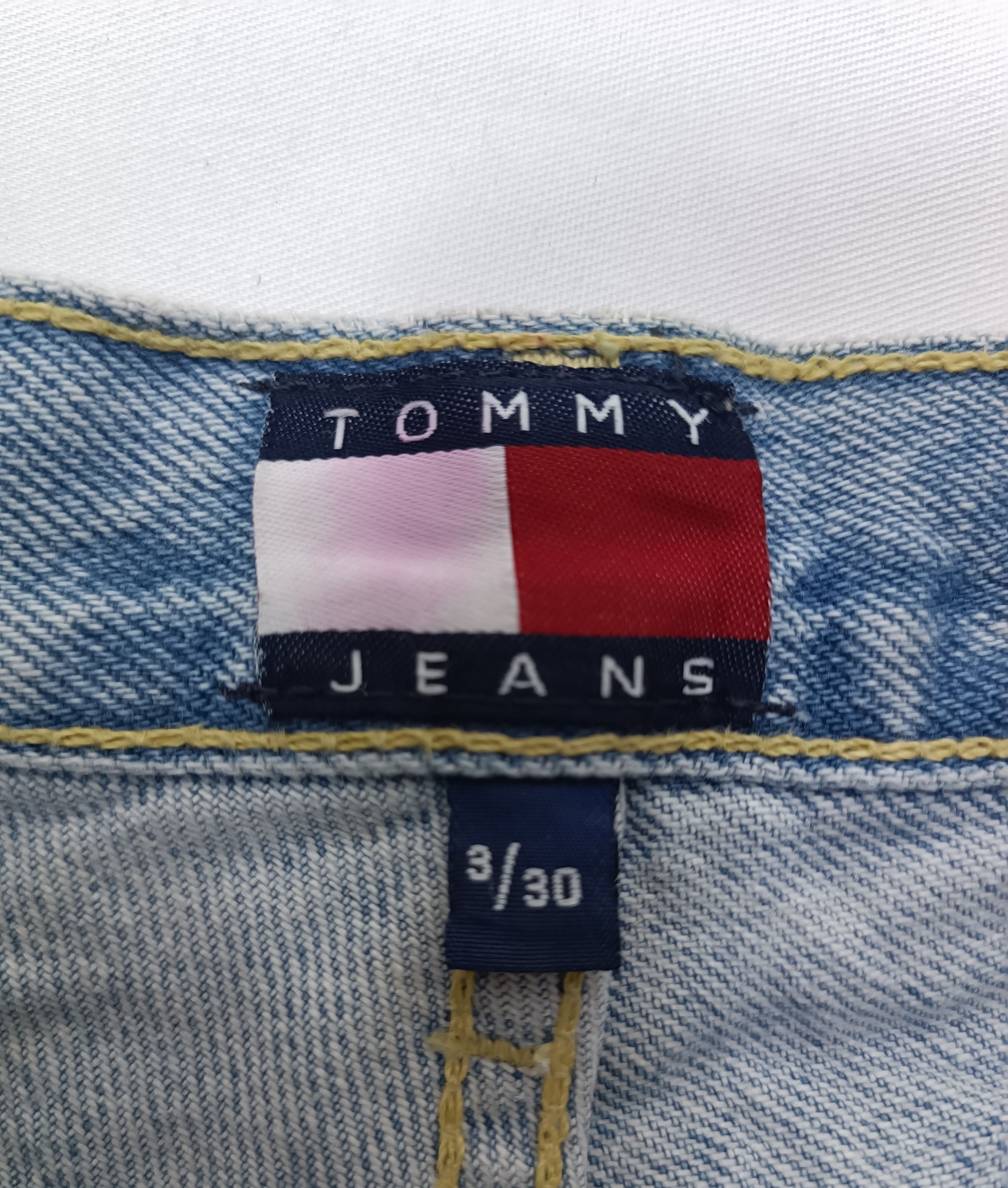 Tommy Hilfiger Vintage 90s Tommy Hilfiger Classic Light Wash Jeans Size 26" / US 2 / IT 38 - 13 Thumbnail