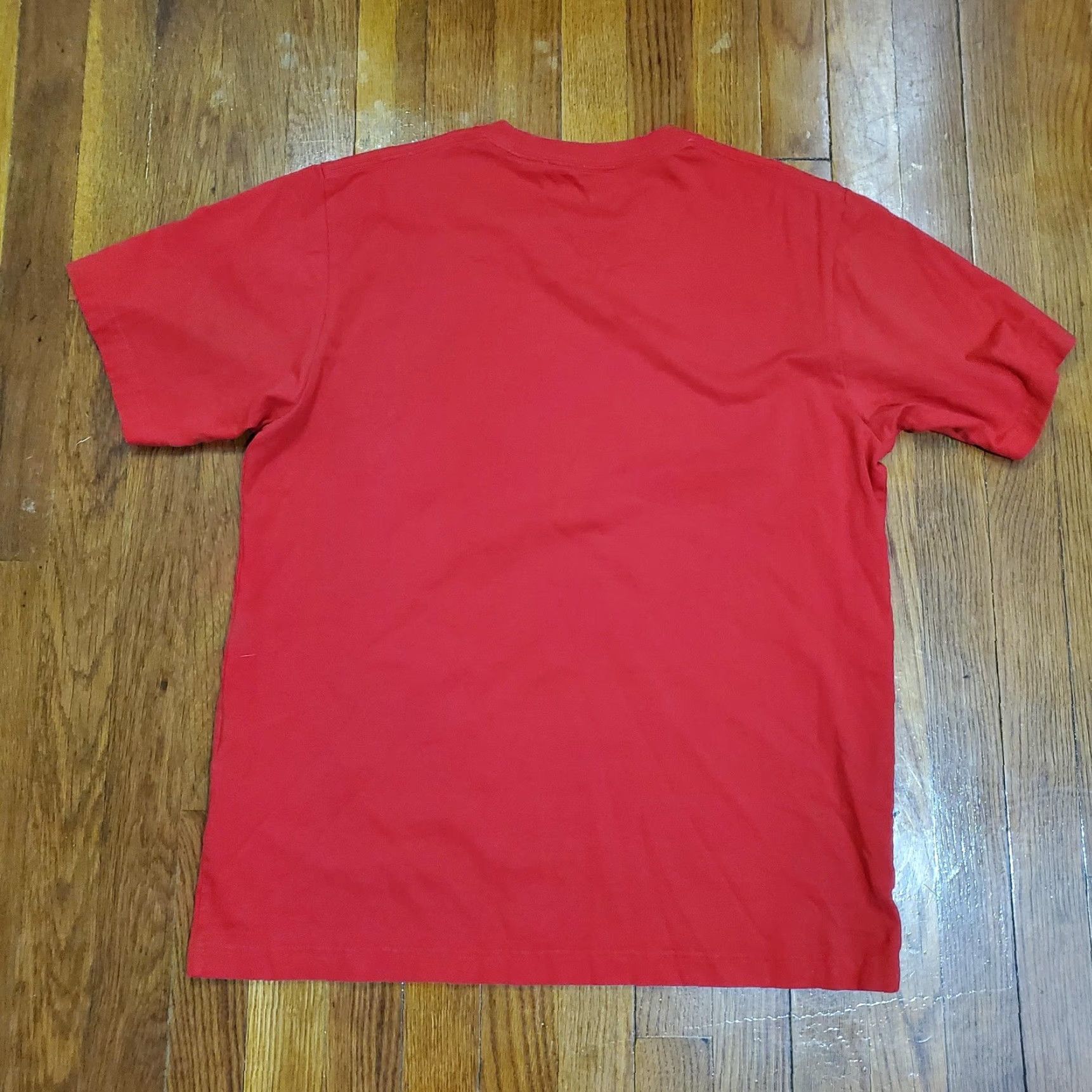 Uniqlo Uniqlo Shirt Mens L Red KAWS TOKYO FIRST UT Collab Graphic Tee Streetwear Size US L / EU 52-54 / 3 - 6 Thumbnail