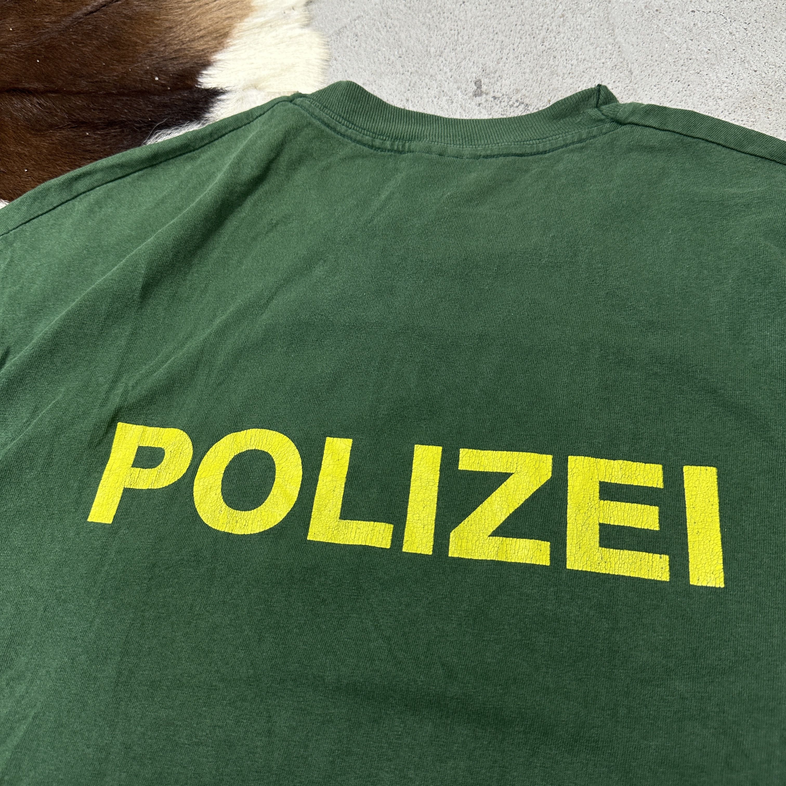 Vintage Vintage Streetwear Sporty Polizei Berlin T-shirt 90s Size US L / EU 52-54 / 3 - 2 Thumbnail