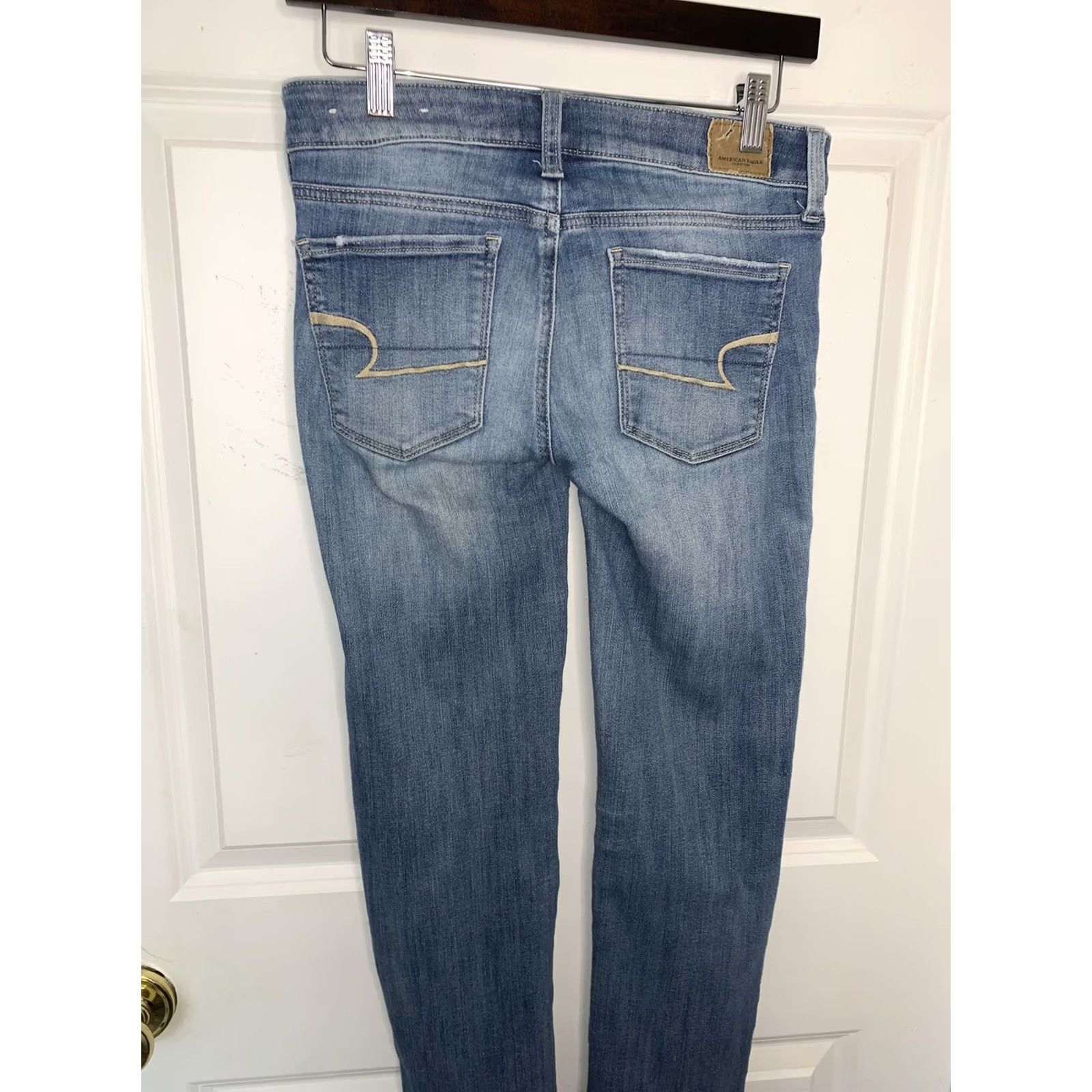American Eagle Outfitters American Eagle Outfitters Jeans Skinny Distressed Light Wash Women’s/Teen SZ 2 Slim Fit 2 Blue XS? Size 26" / US 2 / IT 38 - 7 Thumbnail
