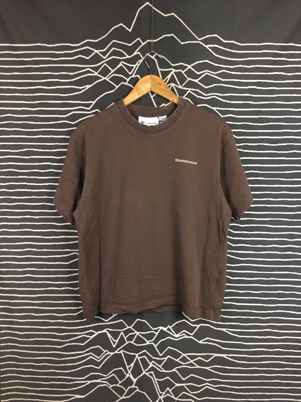 Adidas Adidas Humanrace Pharrell Williams Minimalist Logo Tee Size US M / EU 48-50 / 2 - 2 Thumbnail