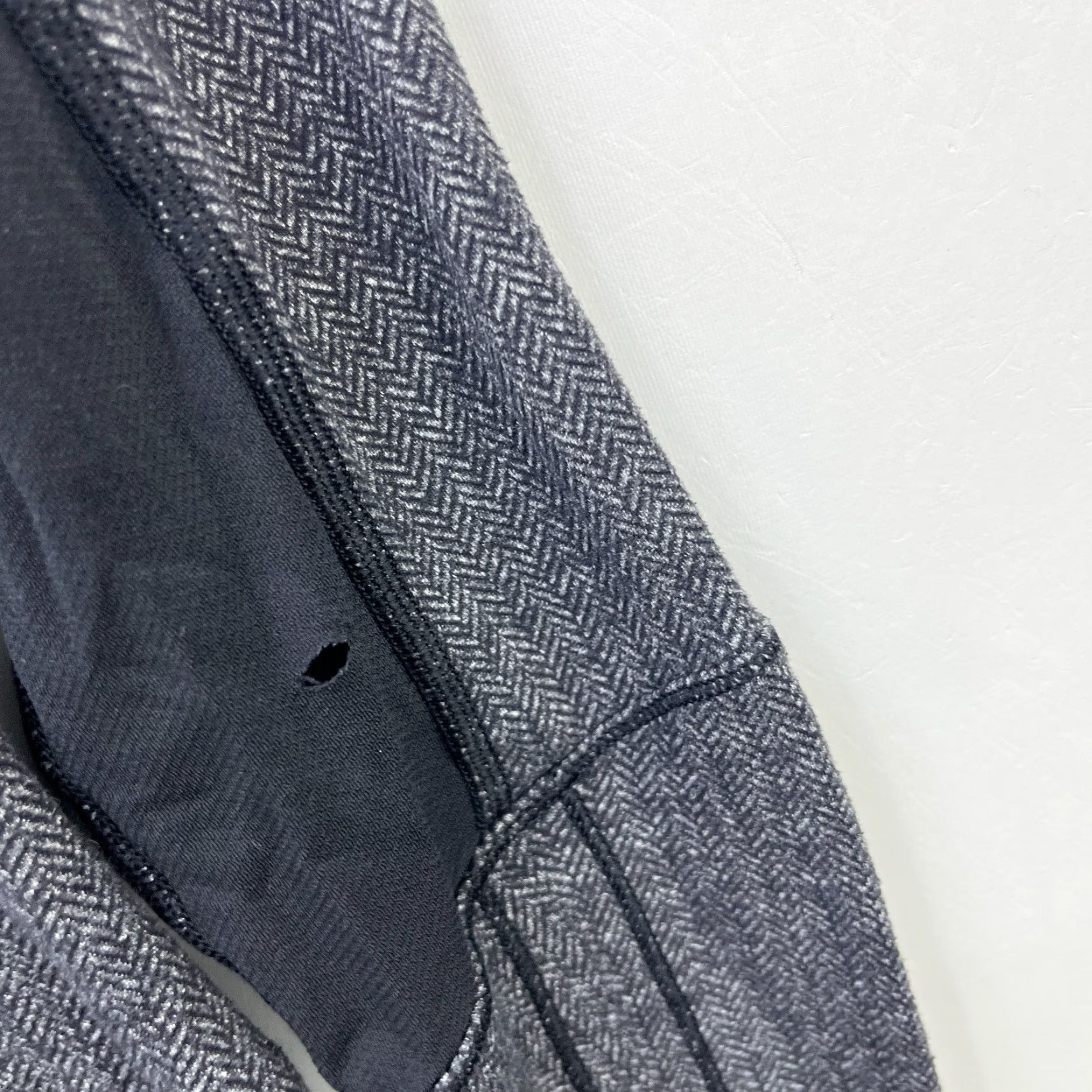Lululemon Lululemon Base Runner 1/2 Zip Jacket Women US 9 Black Herringbone Nylon Size ONE SIZE - 5 Thumbnail