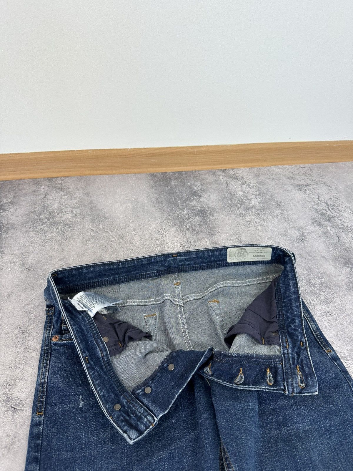 Diesel Vintage Diesel Avant Garde Designer Straight Larkee Jeans Size US 32 / EU 48 - 15 Thumbnail