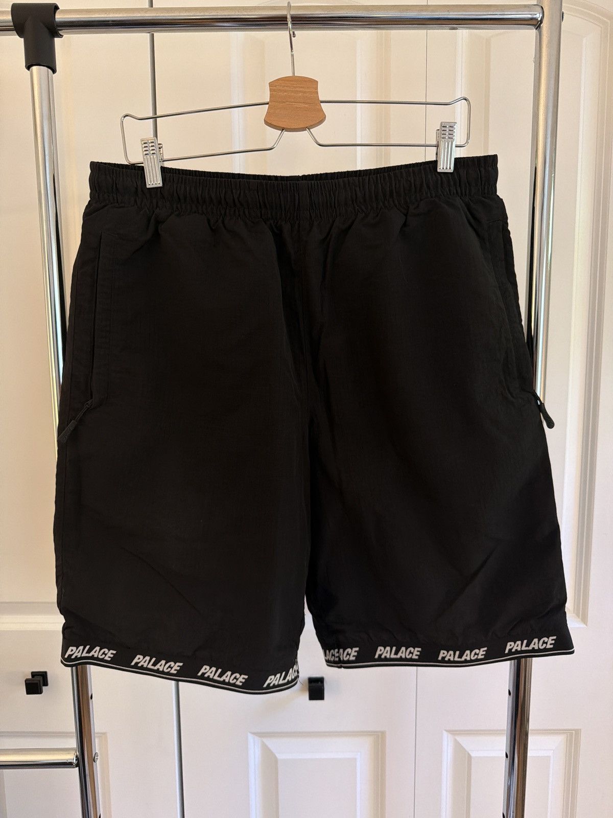 Palace XL Palace Aslan Shell Shorts Size US 34 / EU 50 - 1 Thumbnail