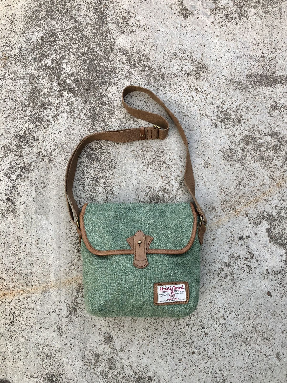 Harris Tweed WOOL⚡️⚡️HARRIS TWEED X HEMINGS INC SLINGBAG Size ONE SIZE - 1 Thumbnail
