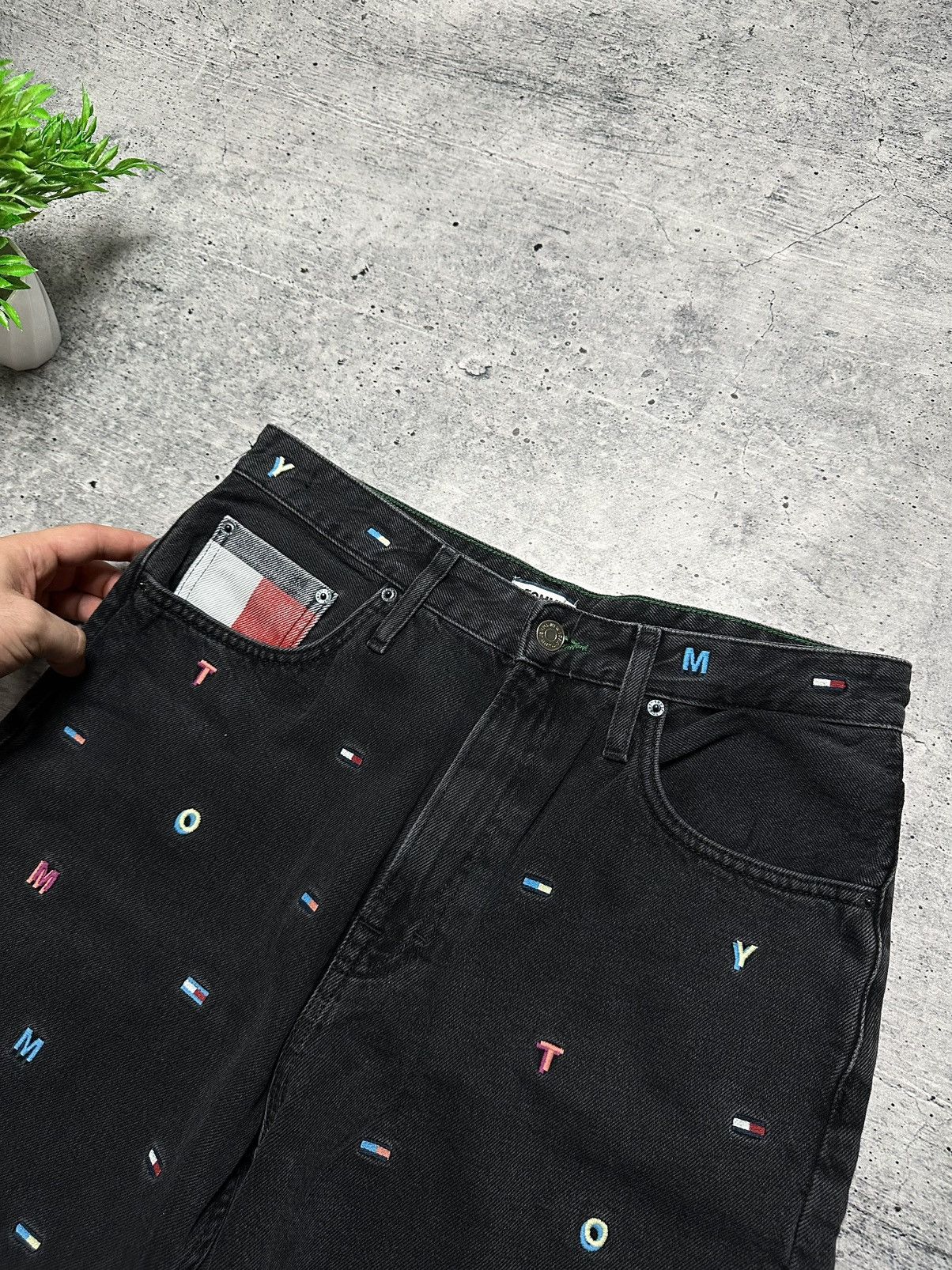Tommy Hilfiger Tommy Jeans Hilfiger Logo Jeans Women’s Streetwear Casual Size 27" / US 4 / IT 40 - 6 Thumbnail
