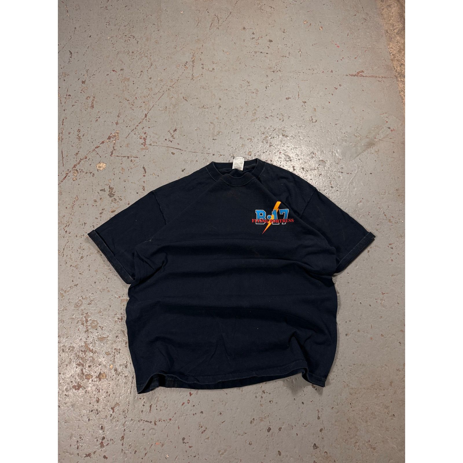 Vintage Vintage B-17 Tee Size US XL / EU 56 / 4 - 3 Thumbnail