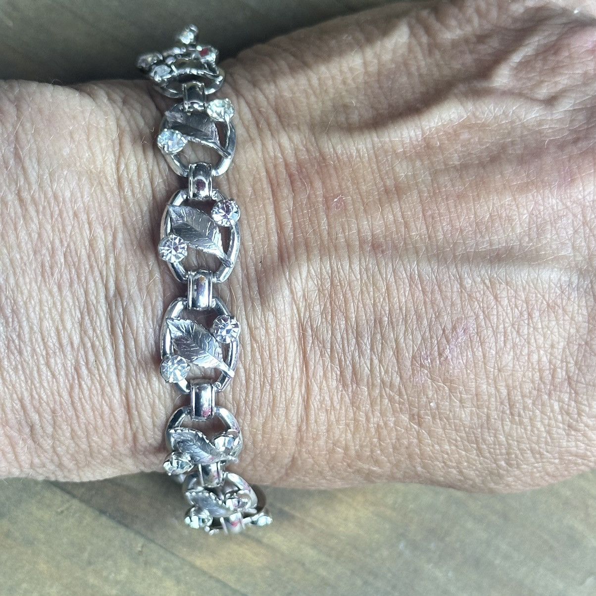 Vintage Vintage Krementz silver leaf links and rhinestones bracelet Size ONE SIZE - 7 Thumbnail