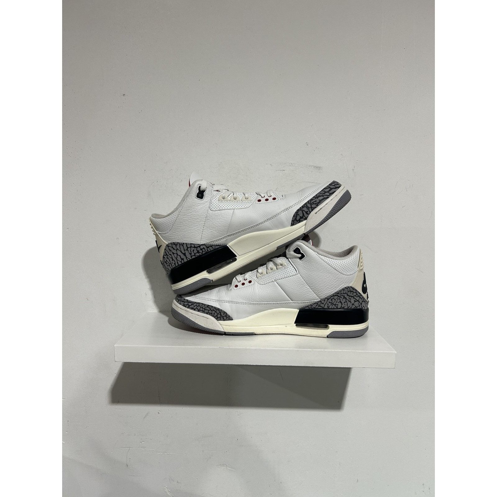Jordan Brand JORDAN 3 RETRO WHITE CEMENT REIMAGINED SIZE 12 PREOWNED Size US 12 / EU 45 - 1 Thumbnail