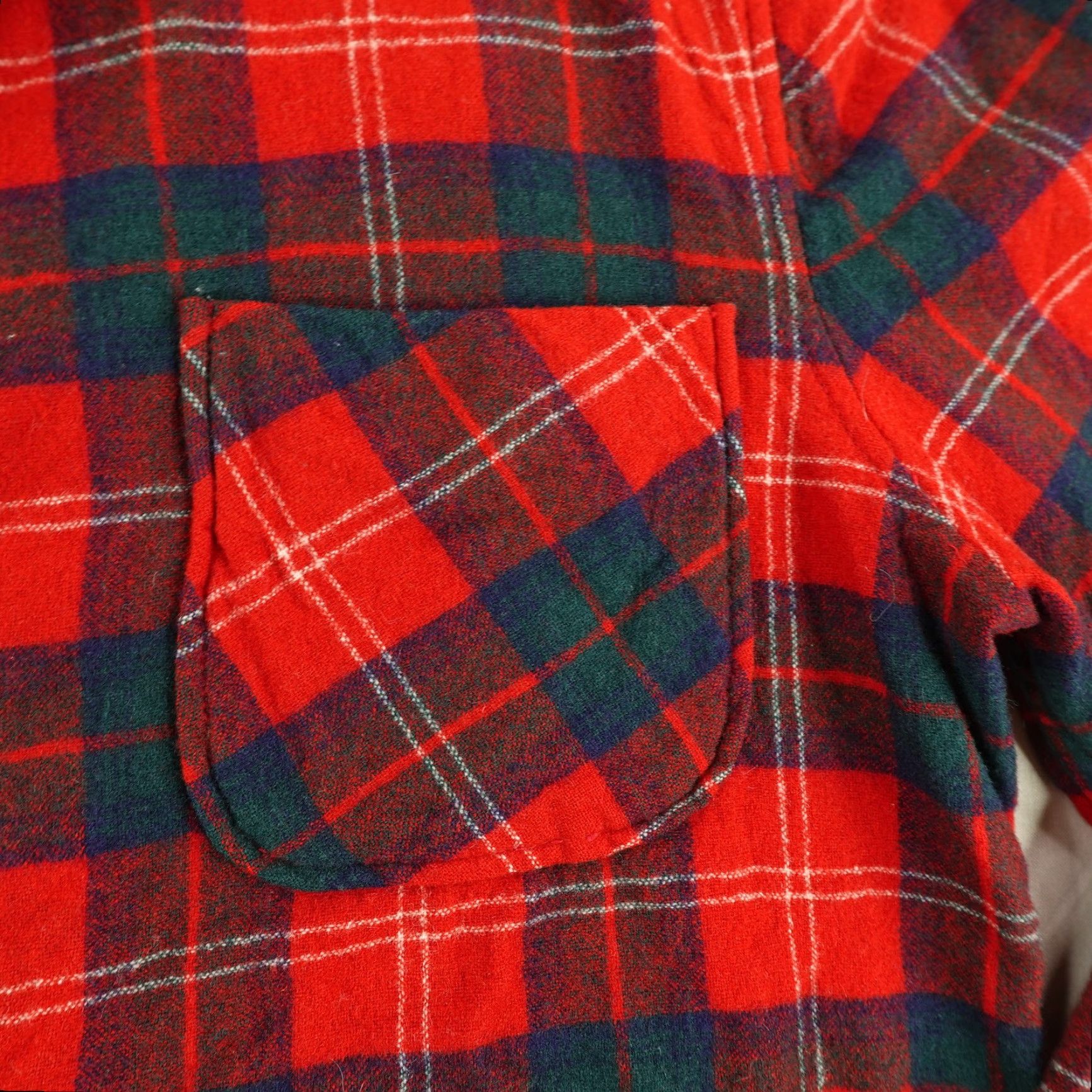 Pendleton Vintage Pendleton Jacket Mens Medium Red Plaid Wool Flannel Button Up 70s 80s Size US M / EU 48-50 / 2 - 3 Thumbnail