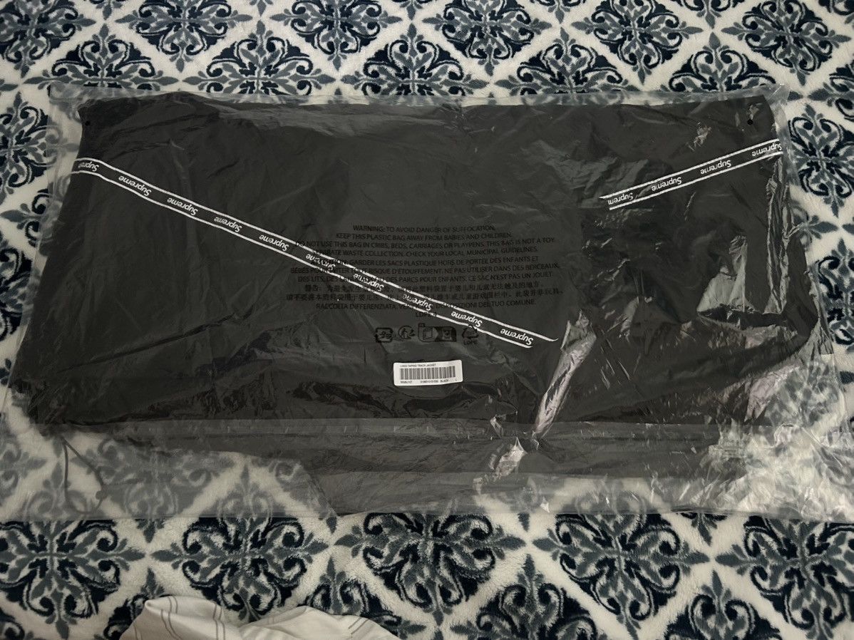 Supreme Supreme logo taping track jacket Size US L / EU 52-54 / 3 - 8 Thumbnail