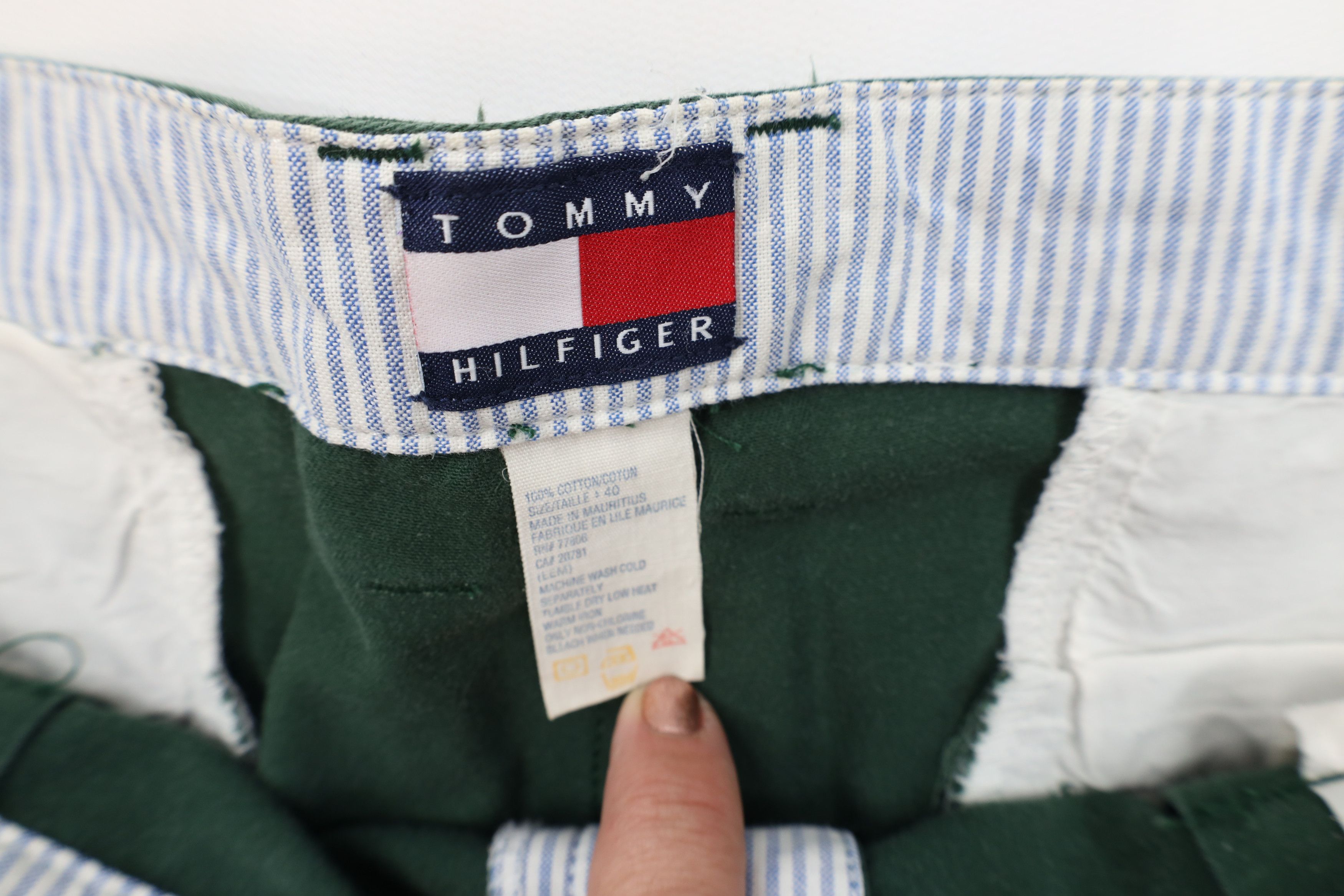 Tommy Hilfiger Vintage 90s Tommy Hilfiger Golf Chino Shorts Green Cotton Size US 40 / EU 56 - 7 Thumbnail