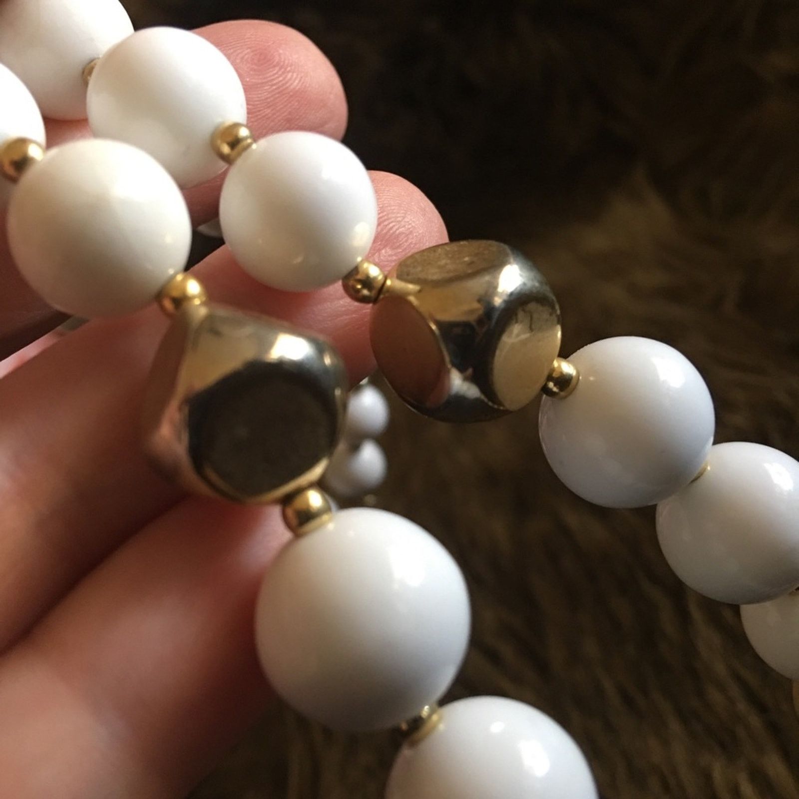 Vintage Vintage white and gold tone chunky bead necklace Size ONE SIZE - 7 Thumbnail