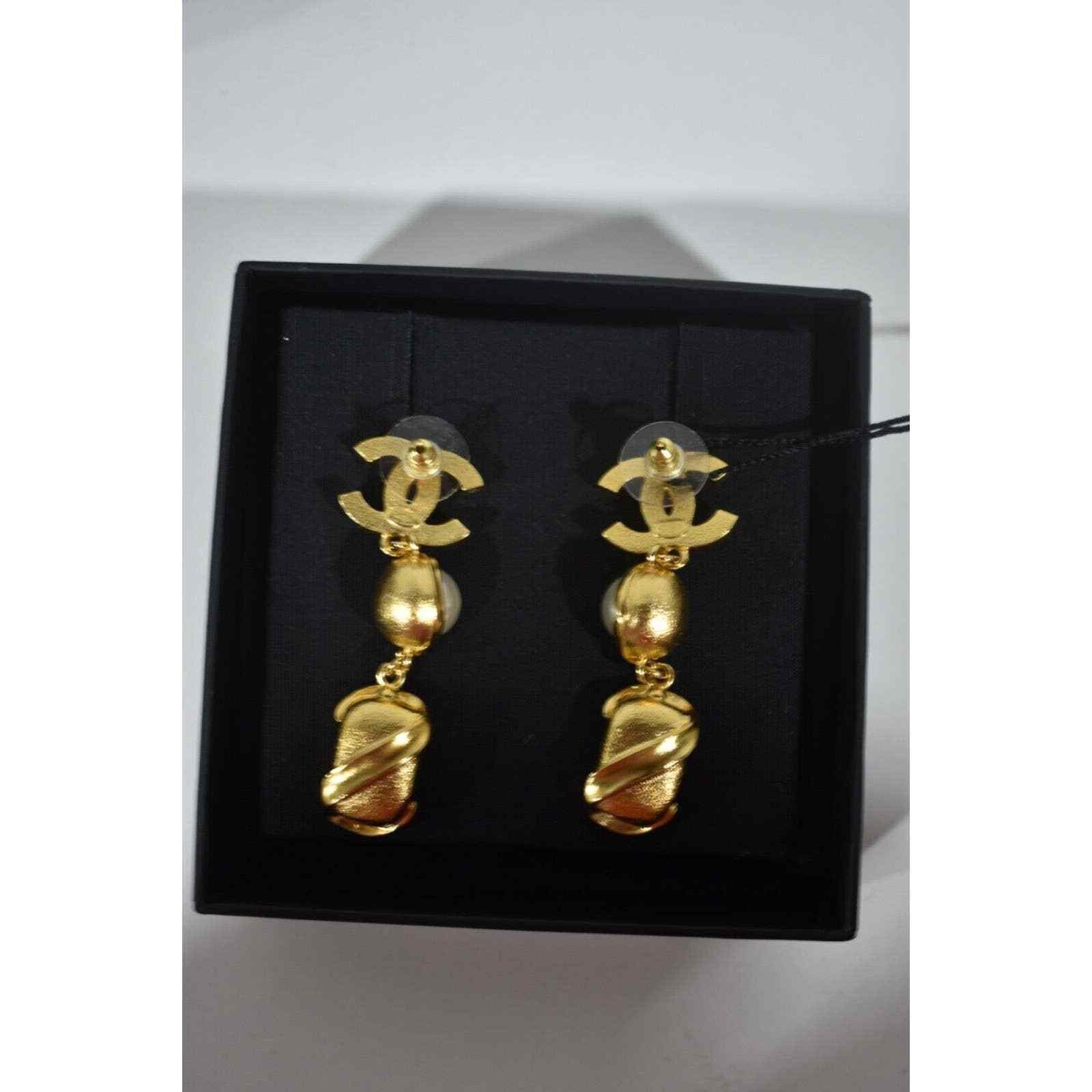 Chanel Chanel Pearl White Crystal Dangle Drop Statement Earrings Size ONE SIZE - 10 Thumbnail