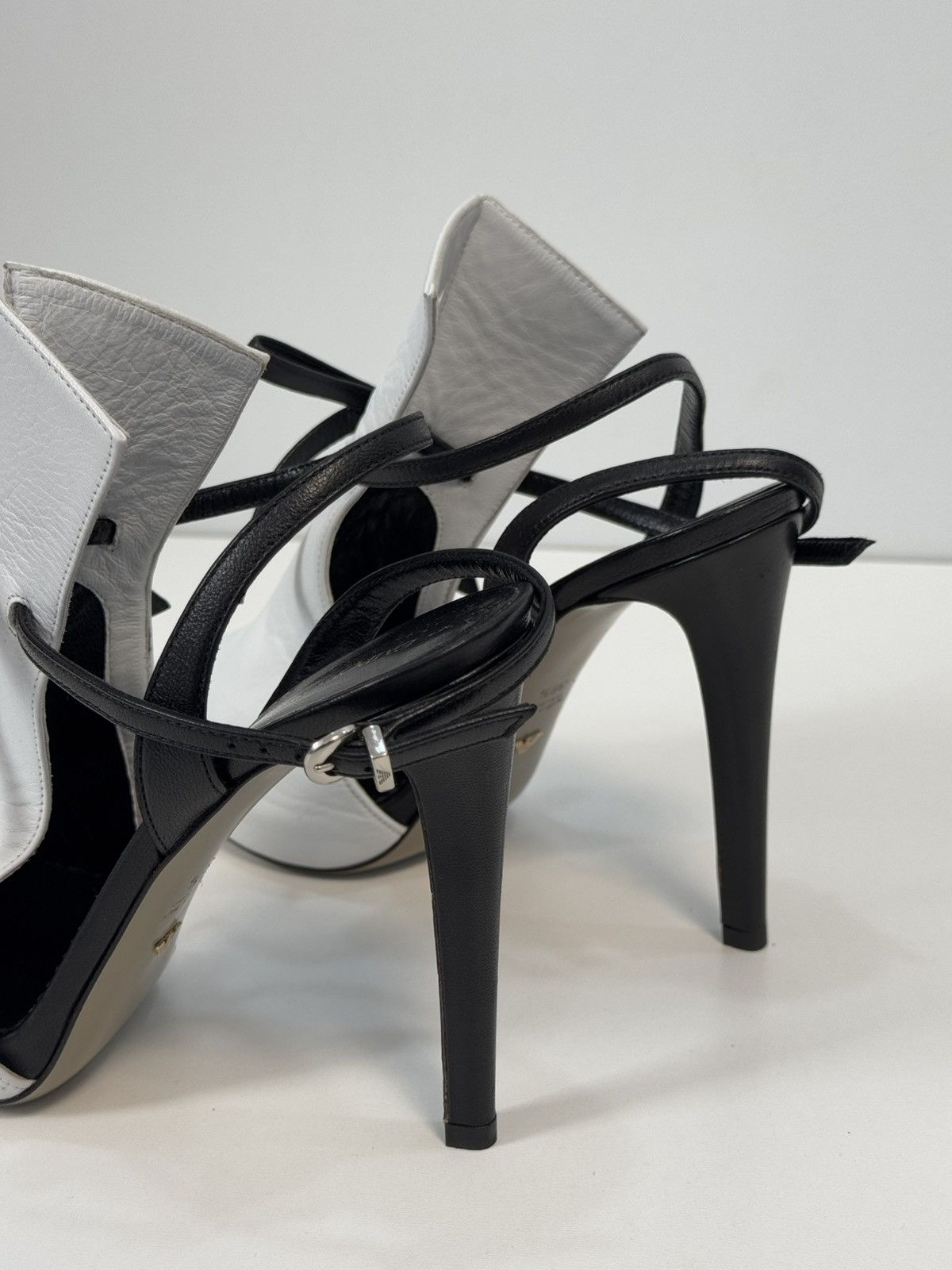 Armani Emporio Armani Leather heels White size 38.5 EU Size US 8.5 / IT 38.5 - 9 Thumbnail