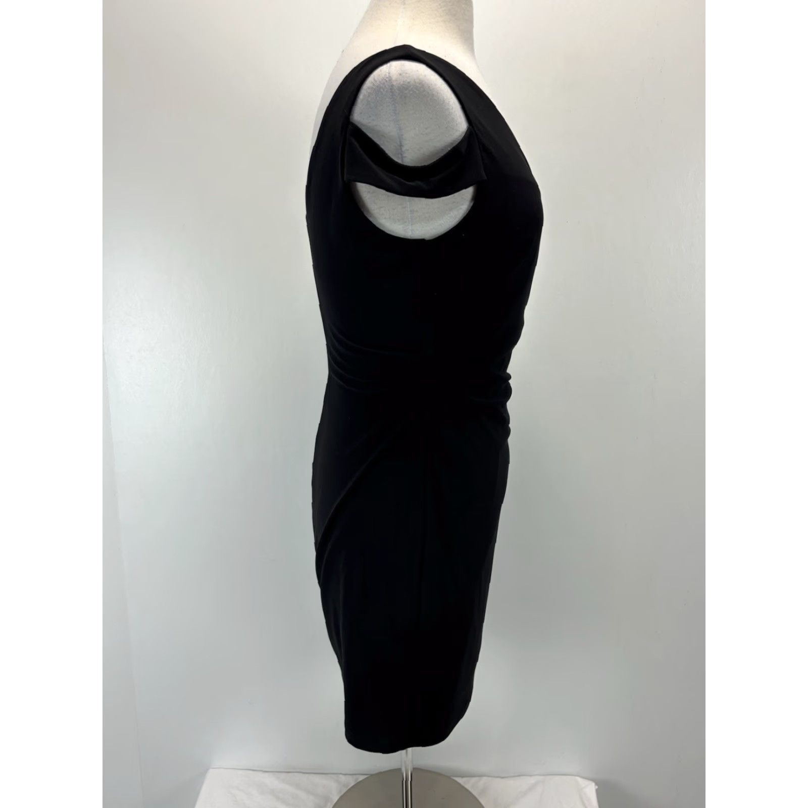 Ralph Lauren Lauren Ralph Lauren Faux Wrap Dress Sz 8p Petite Black Ruched Side Open Shoulder Size M / US 6-8 / IT 42-44 - 4 Thumbnail