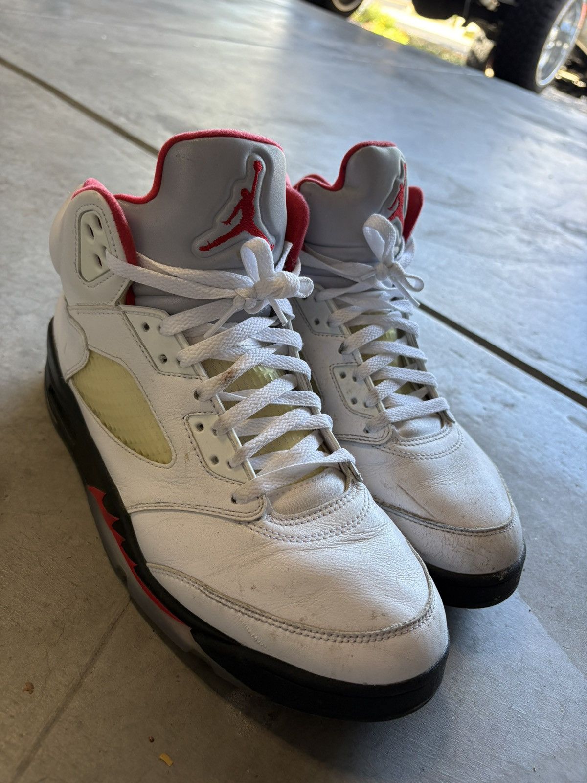 Jordan Brand Jordan 5 “White Fire Red” Size US 11 / EU 44 - 1 Thumbnail