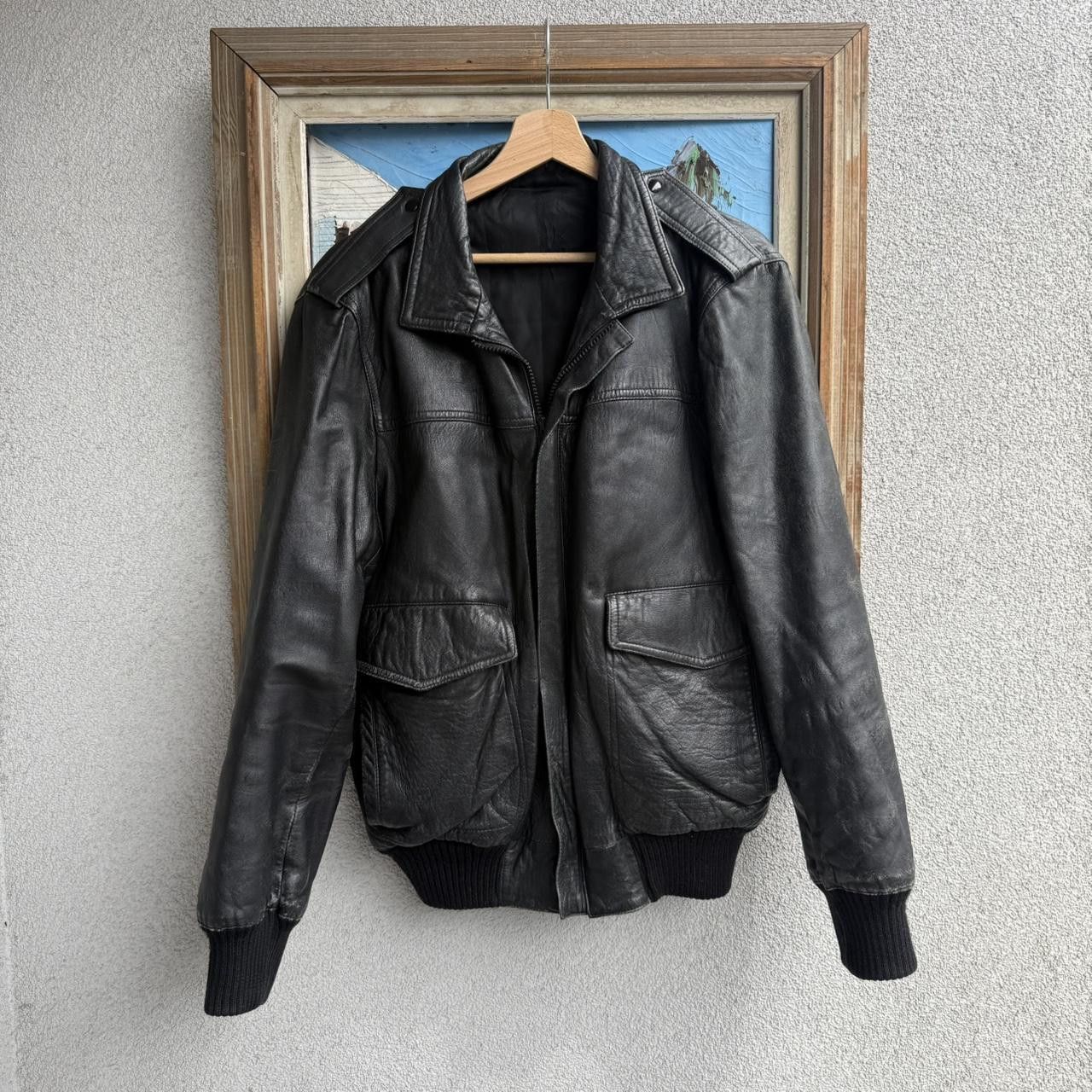 Vintage Black leather bomber jacket with zipper closure and pockets Size US M / EU 48-50 / 2 - 1 Thumbnail