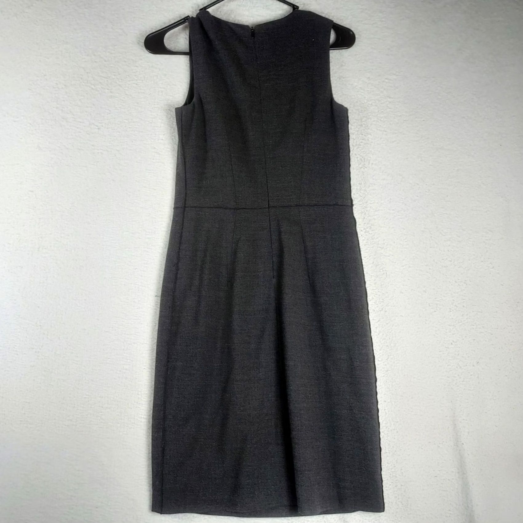 Vintage VINTAGE? No. Ann Taylor Wool Blend Sheath Dress Size 0 Gray Sleeveless Work Office Career Size XS / US 0-2 / IT 36-38 - 2 Thumbnail